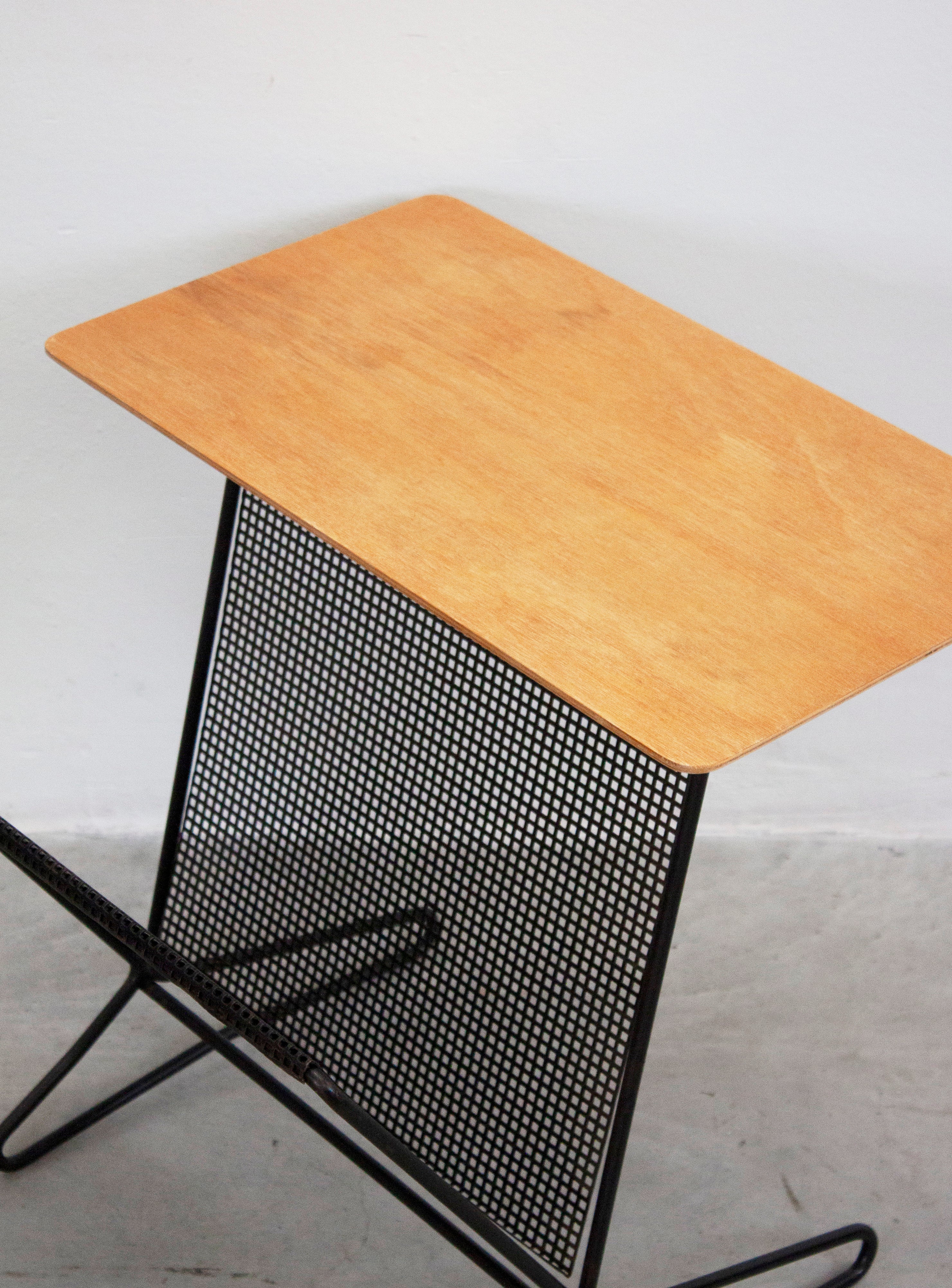 Pastoe TM05 Side Table with Magazine Rack by Cees Braakman – JUKI