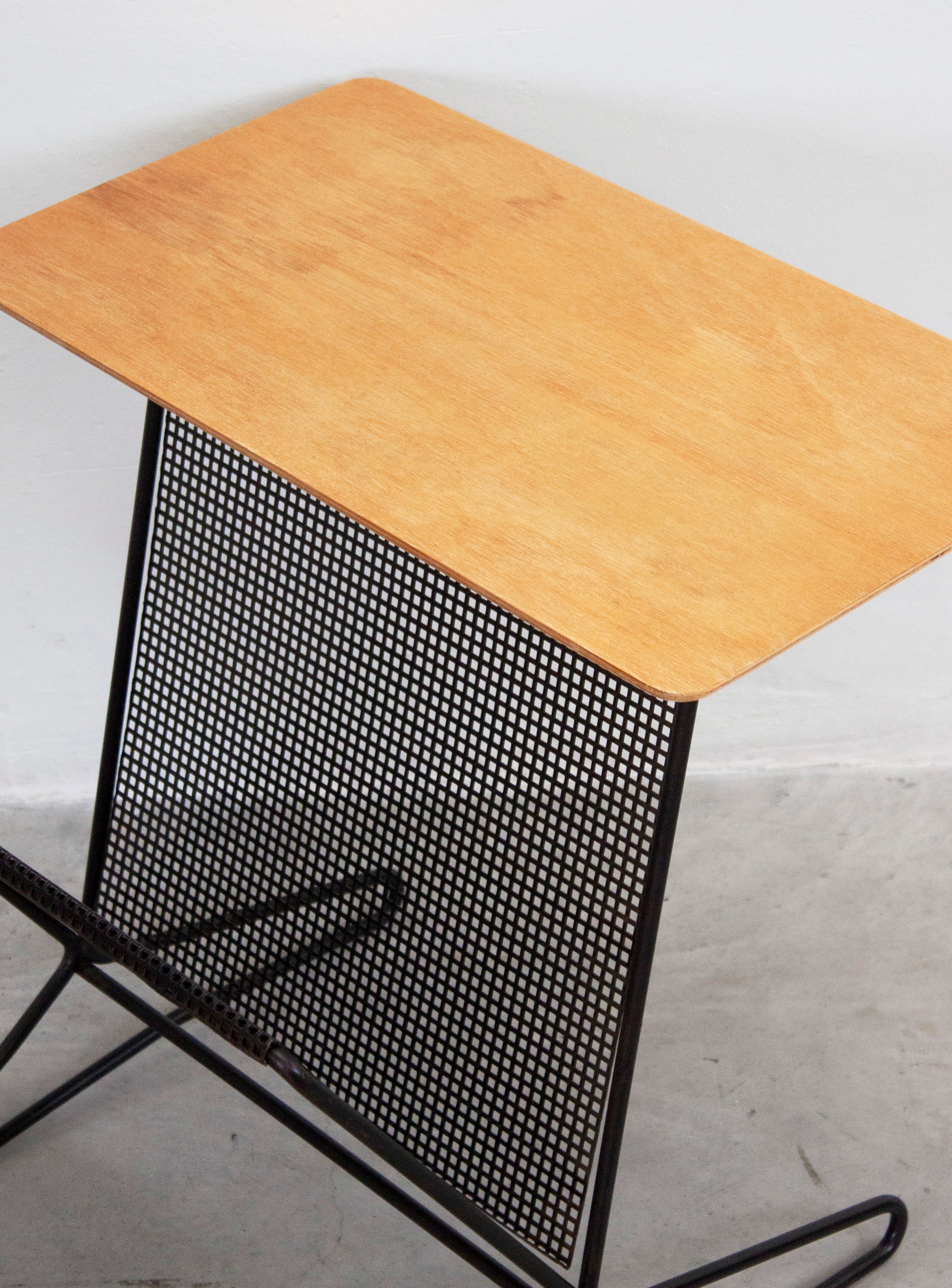 Pastoe TM05 Side Table with Magazine Rack by Cees Braakman – JUKI