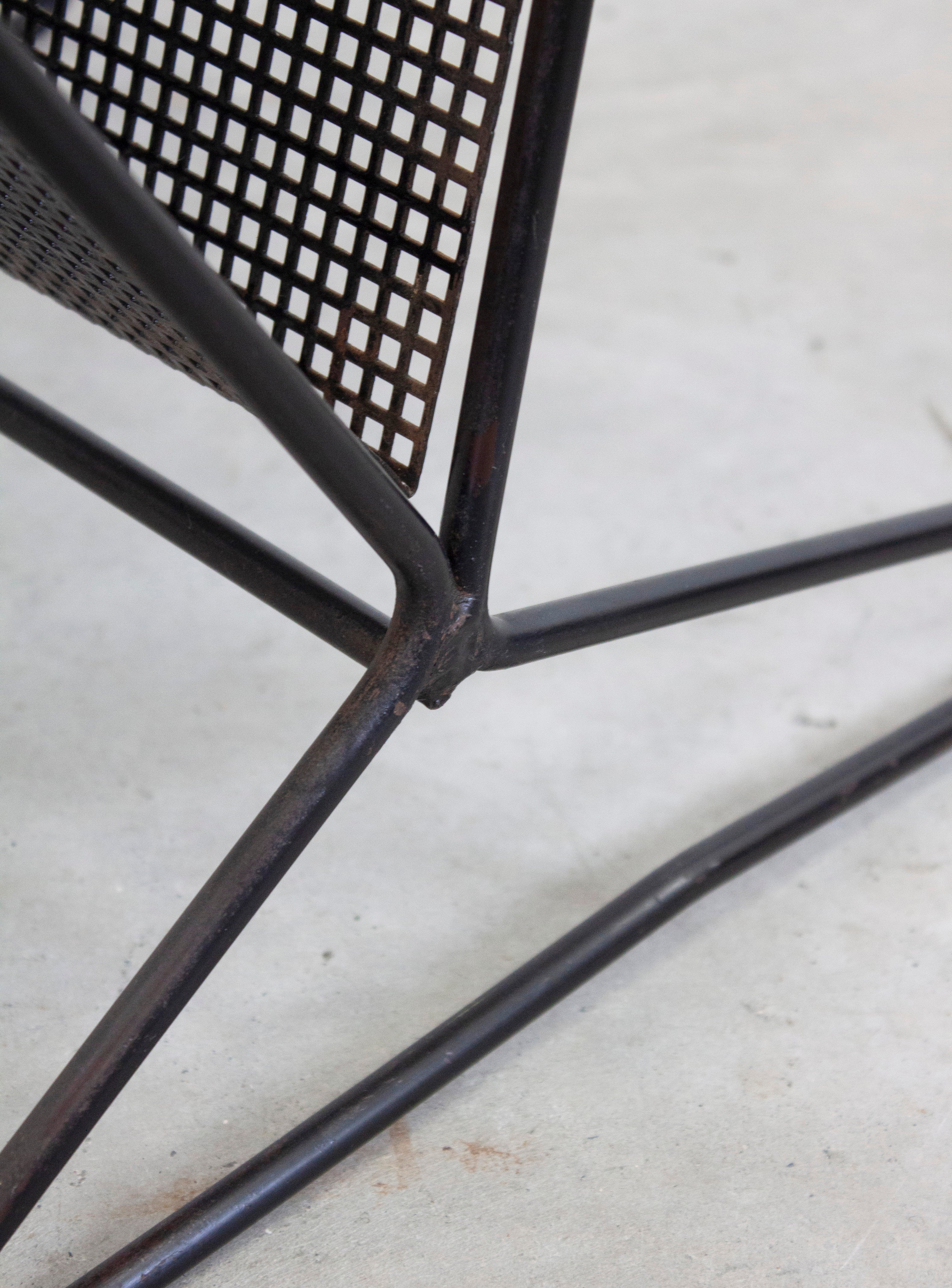 Pastoe TM05 Side Table with Magazine Rack by Cees Braakman – JUKI