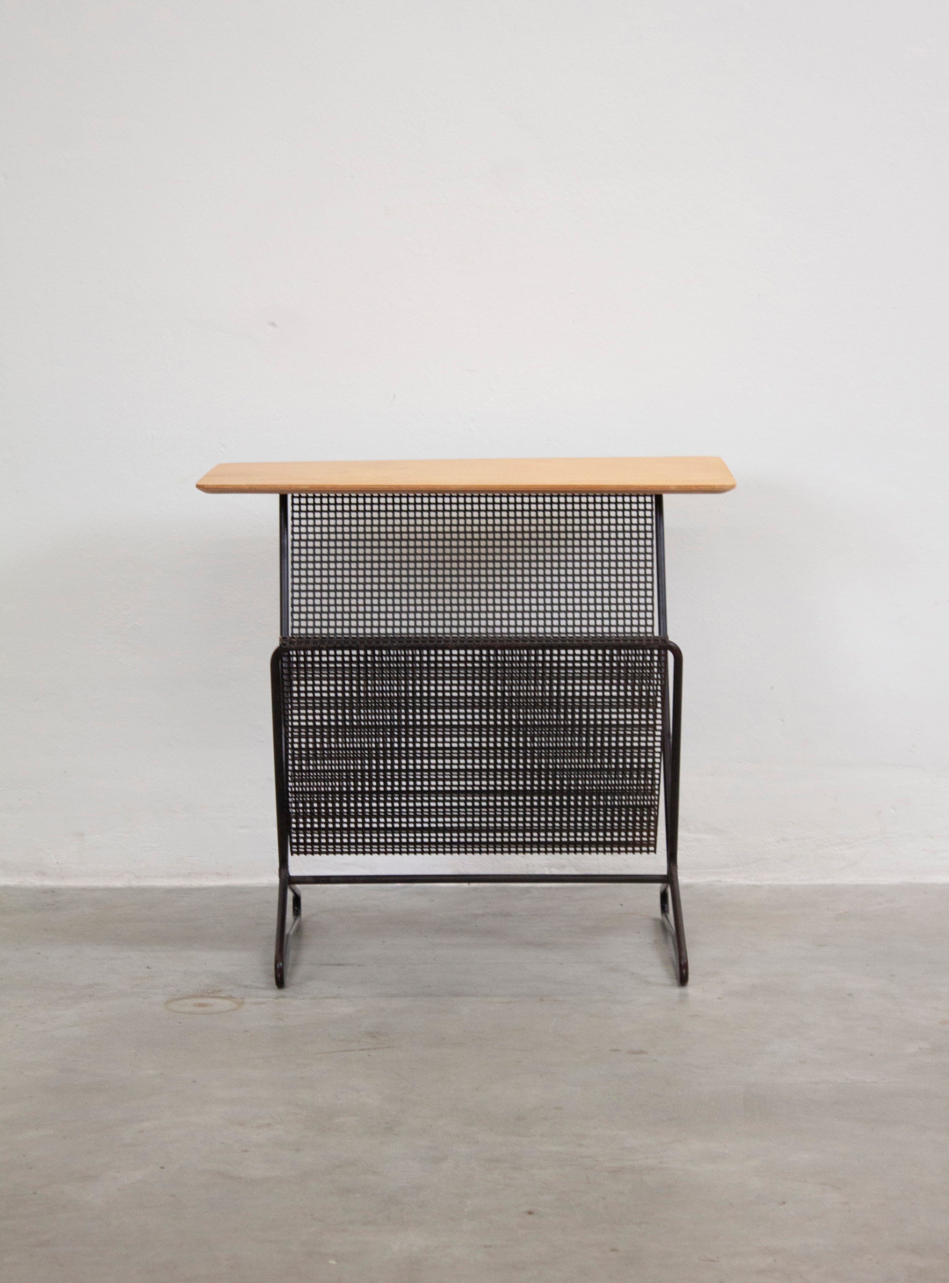 Pastoe TM05 Side Table with Magazine Rack by Cees Braakman – JUKI