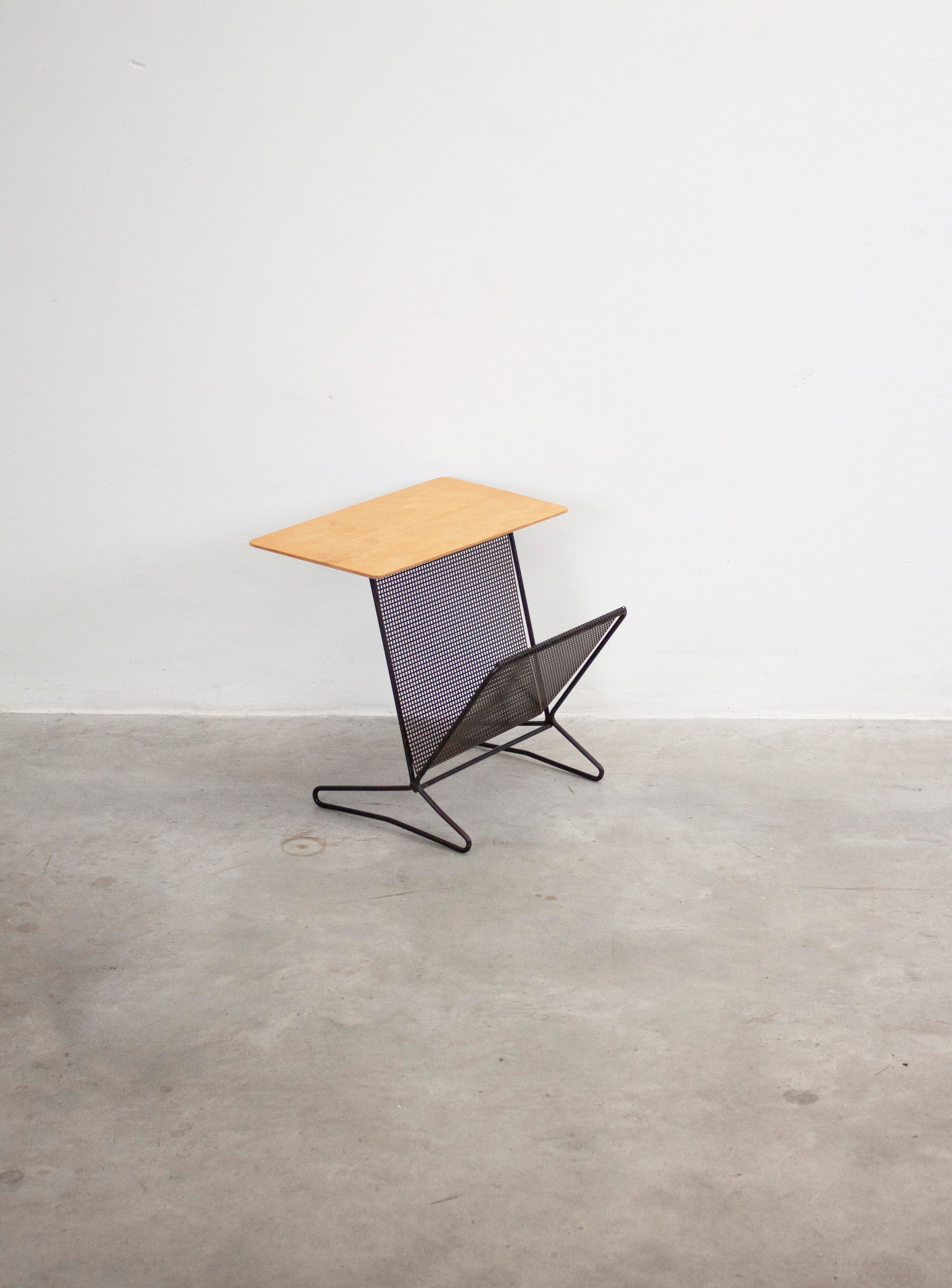Pastoe TM05 Side Table with Magazine Rack by Cees Braakman – JUKI