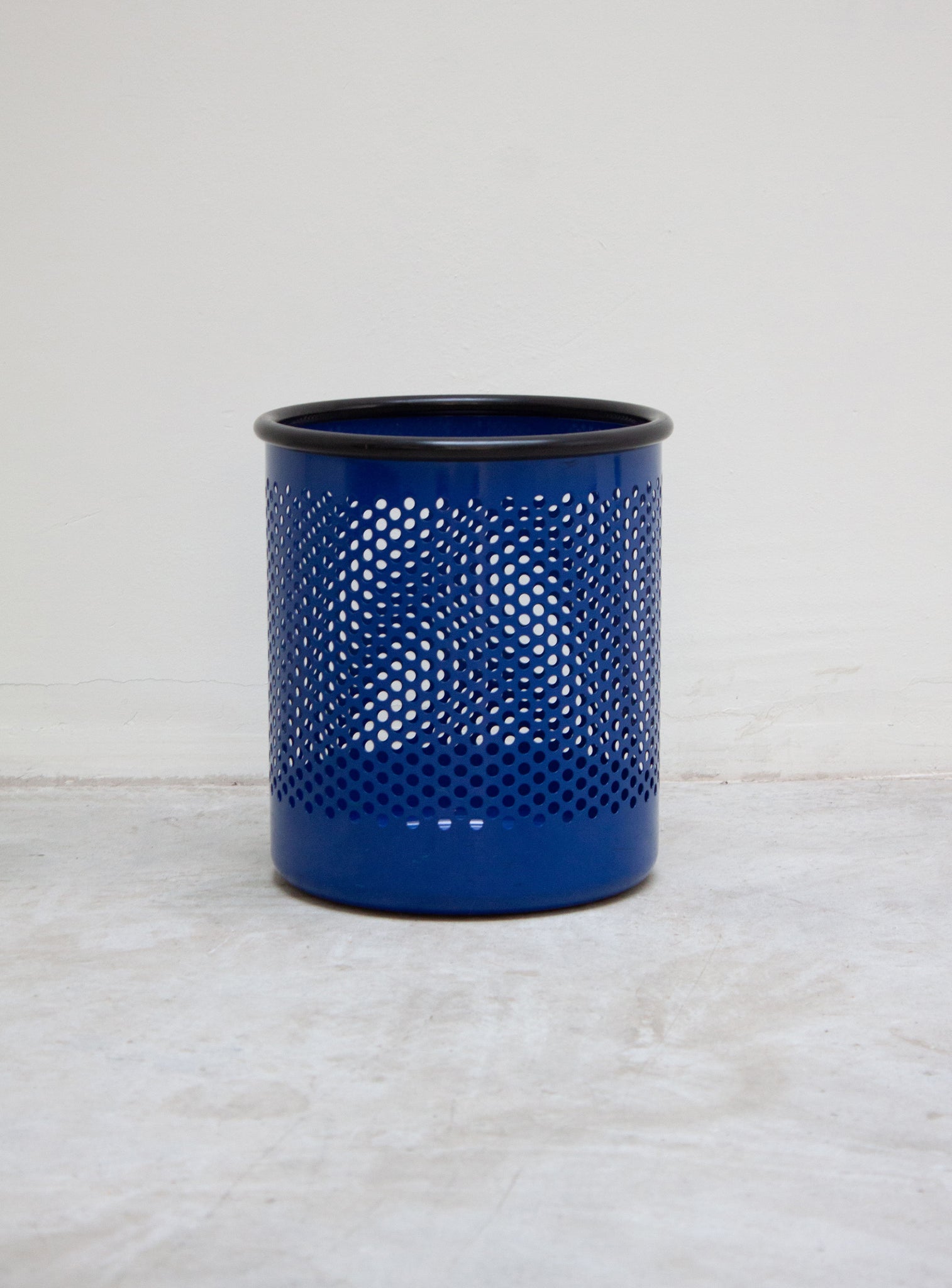 Rexite 1000 Cribbio Waste Basket by Raul Barbieri & Giorgio Marianelli (Blue)