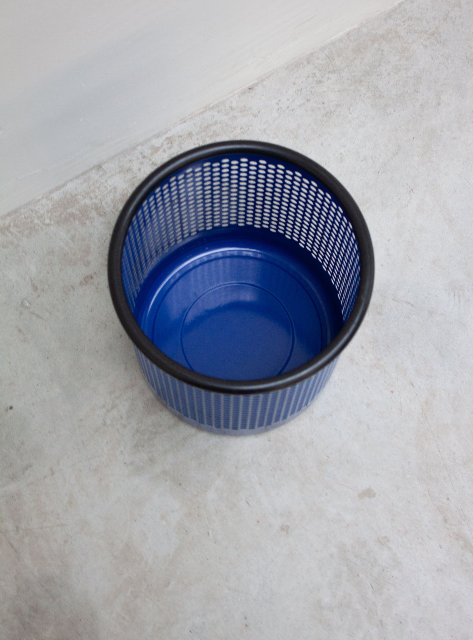 Rexite 1000 Cribbio Waste Basket by Raul Barbieri & Giorgio Marianelli (Blue)