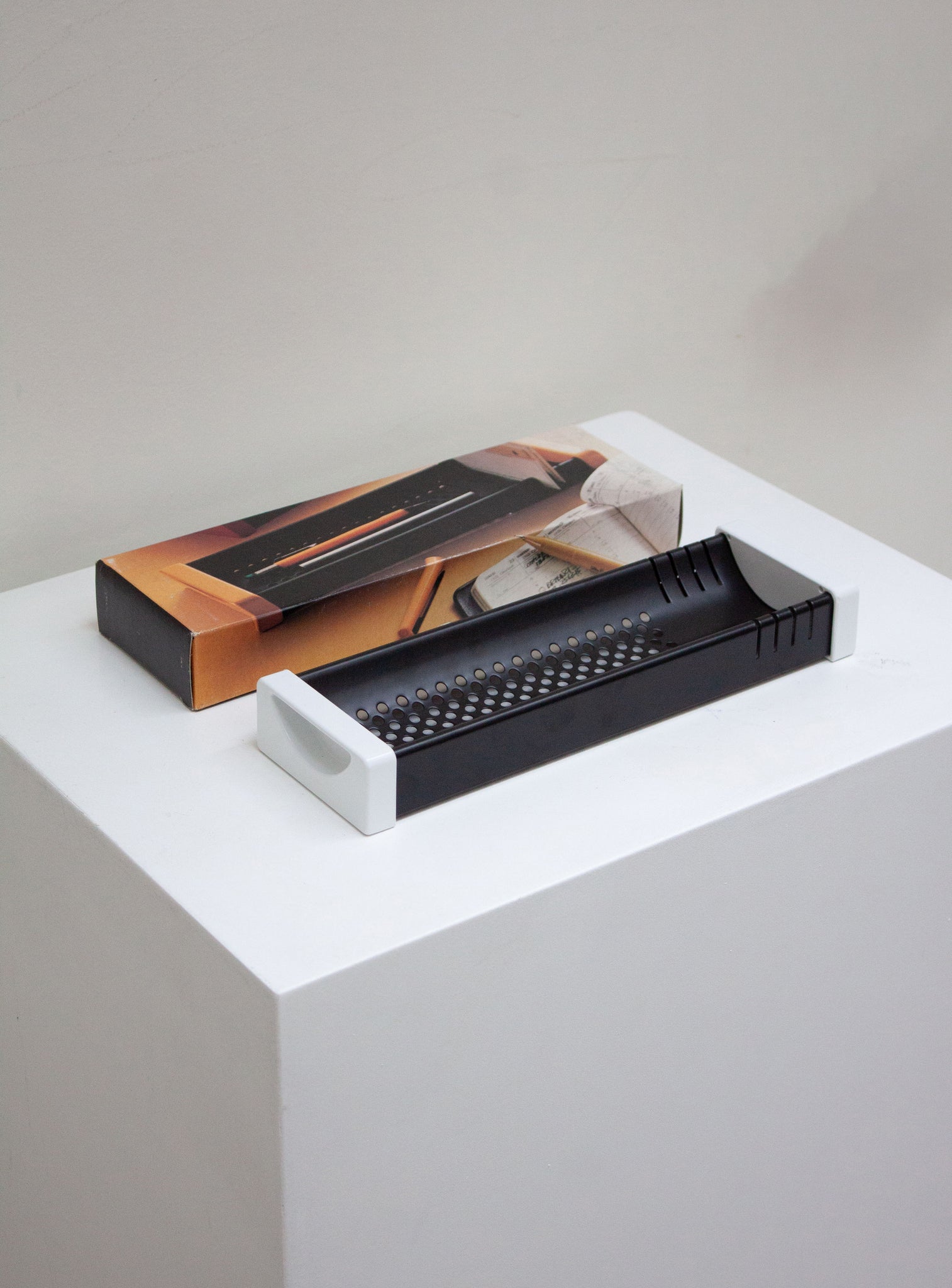 Rexite Slim 924 Portapenne Desk Organizer by Raul Barbieri & Giorgio Marianelli (White)