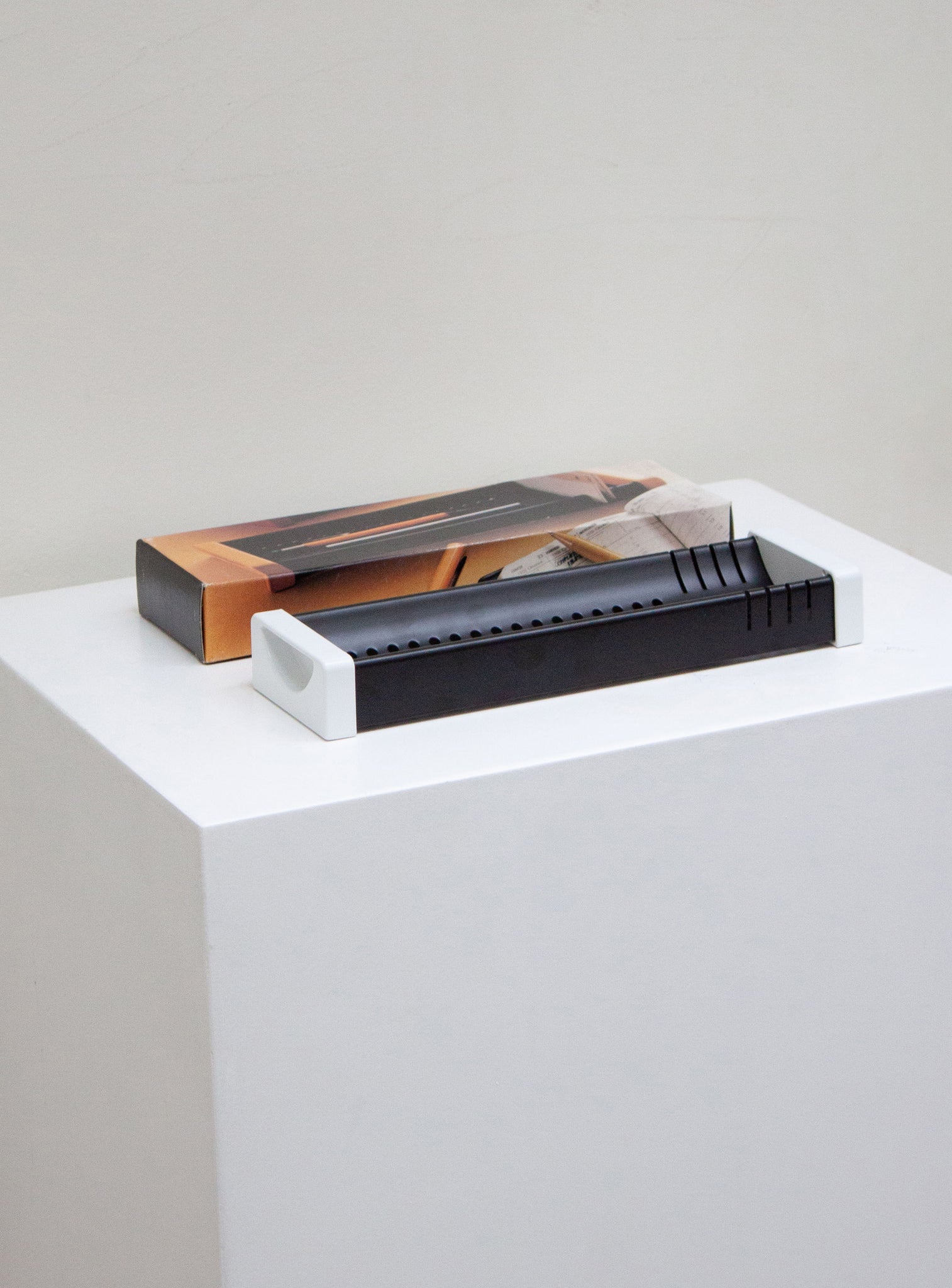 Rexite Slim 924 Portapenne Desk Organizer by Raul Barbieri & Giorgio Marianelli (White)