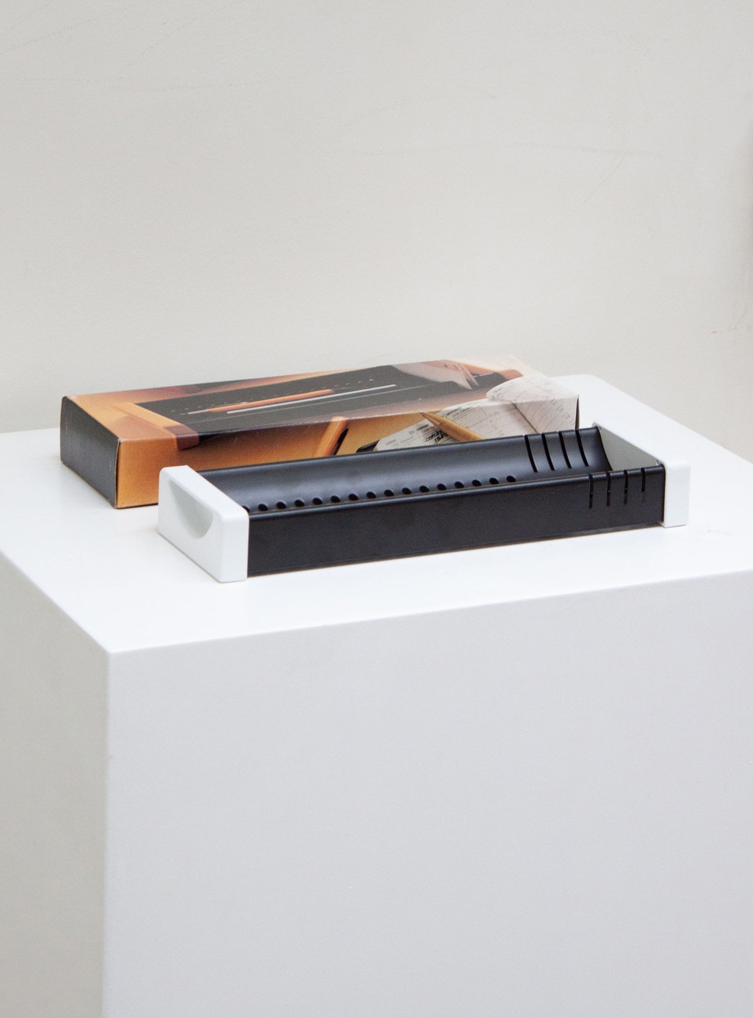 Rexite Slim 924 Portapenne Desk Organizer by Raul Barbieri & Giorgio Marianelli (White)