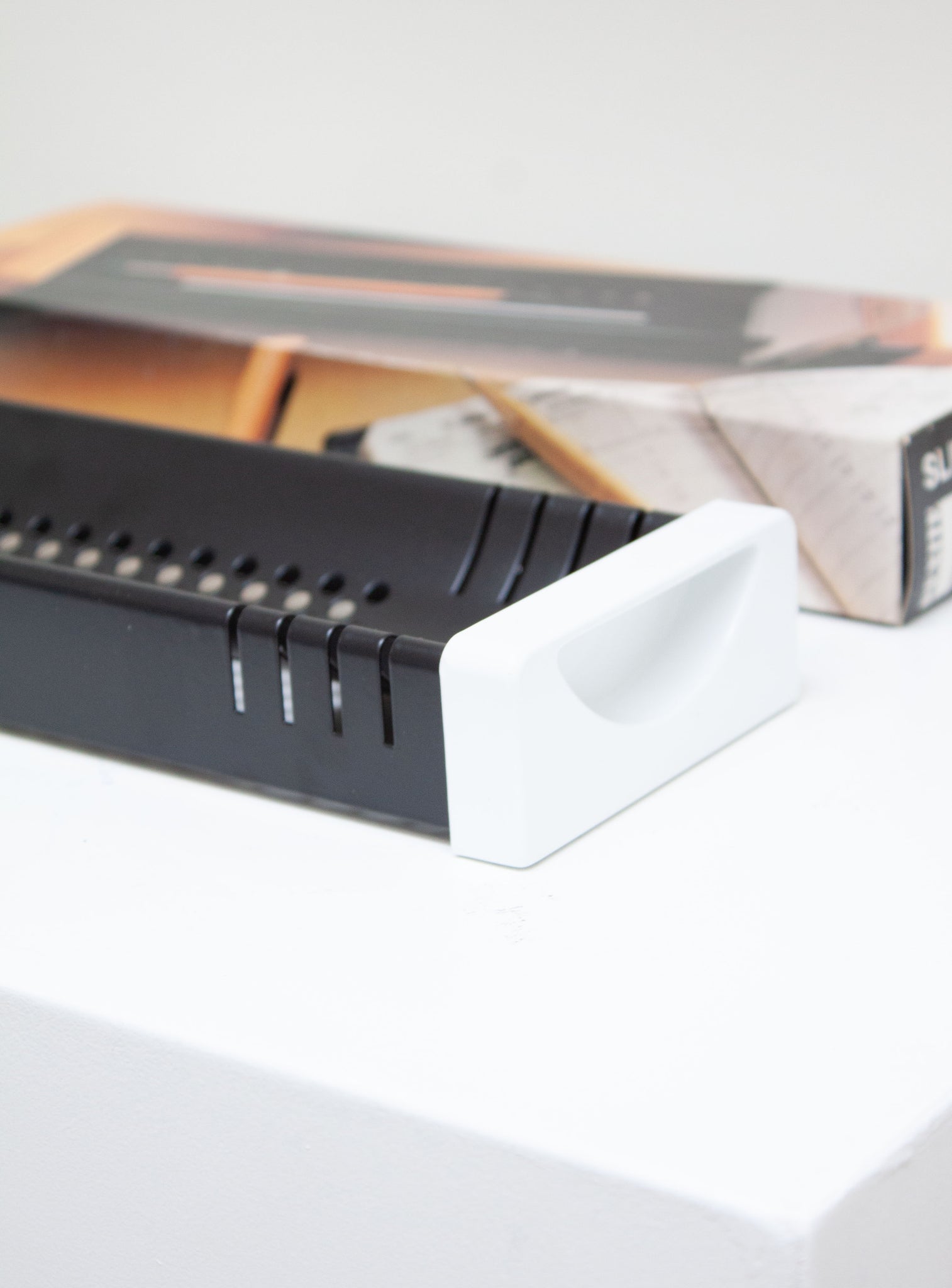 Rexite Slim 924 Portapenne Desk Organizer by Raul Barbieri & Giorgio Marianelli (White)