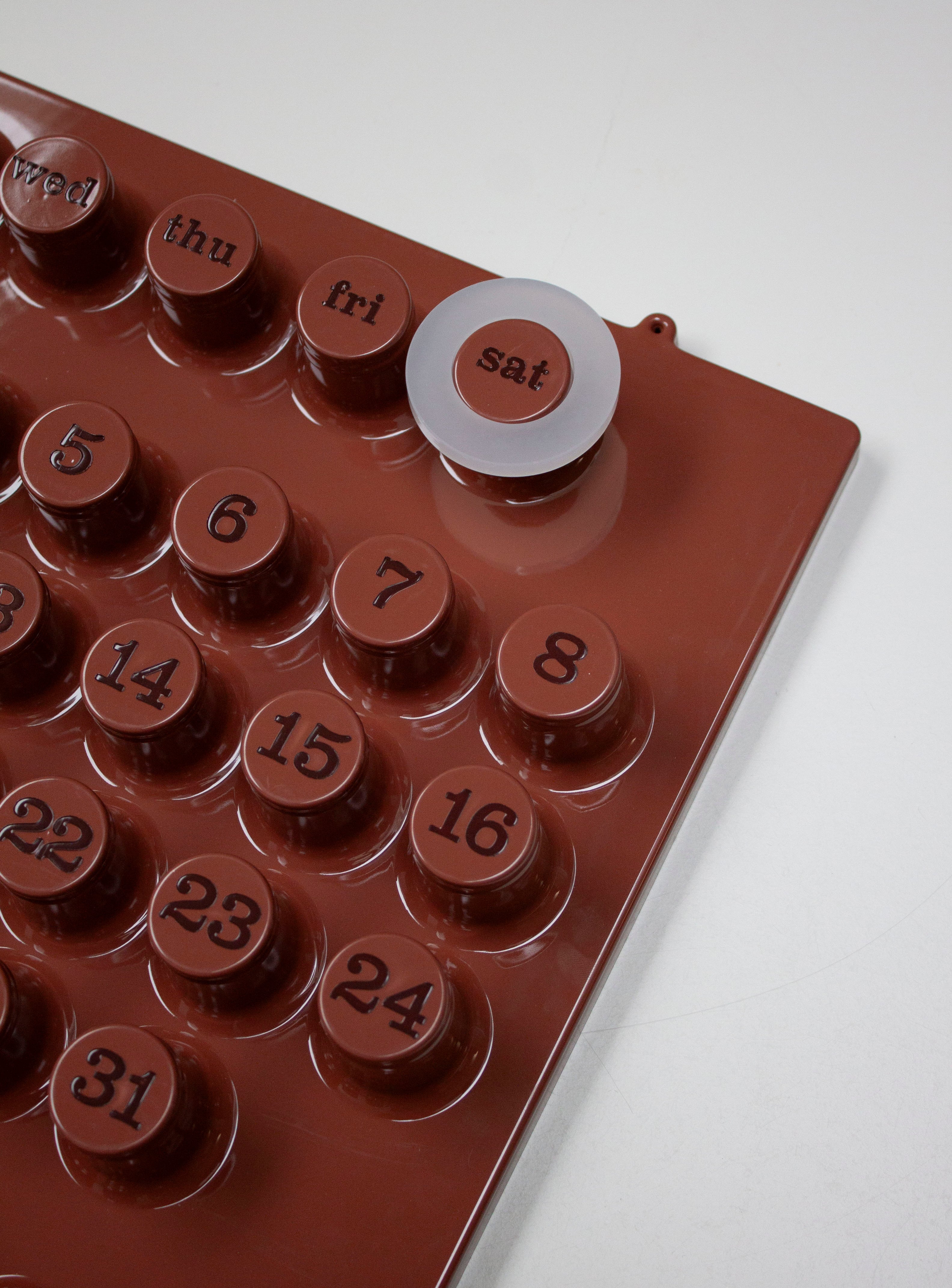 Ring-A-Date Perpetual Calendar by Giorgio Della Beffa (Café Mousse