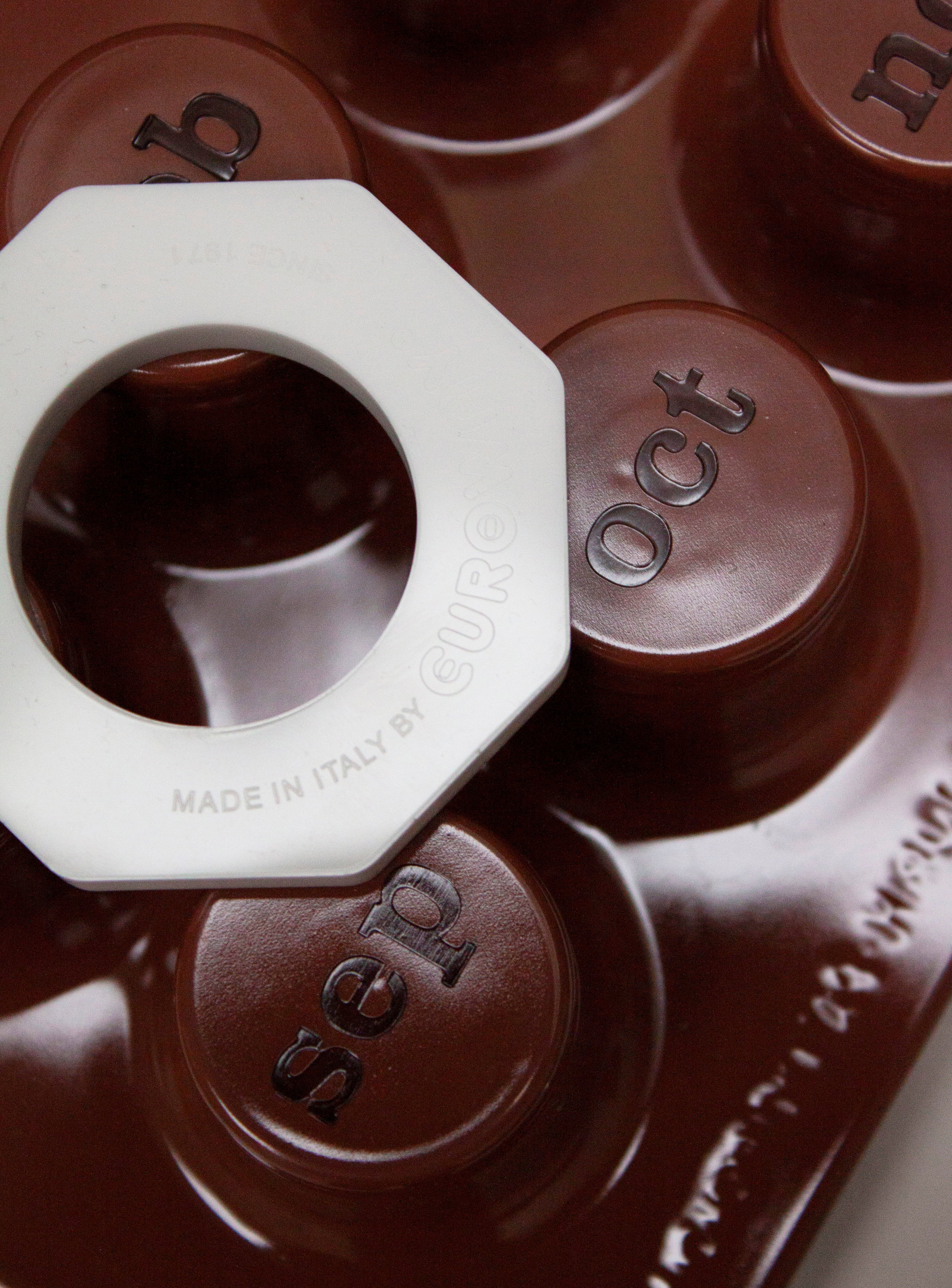Ring-A-Date Perpetual Calendar by Giorgio Della Beffa (Café Mousse