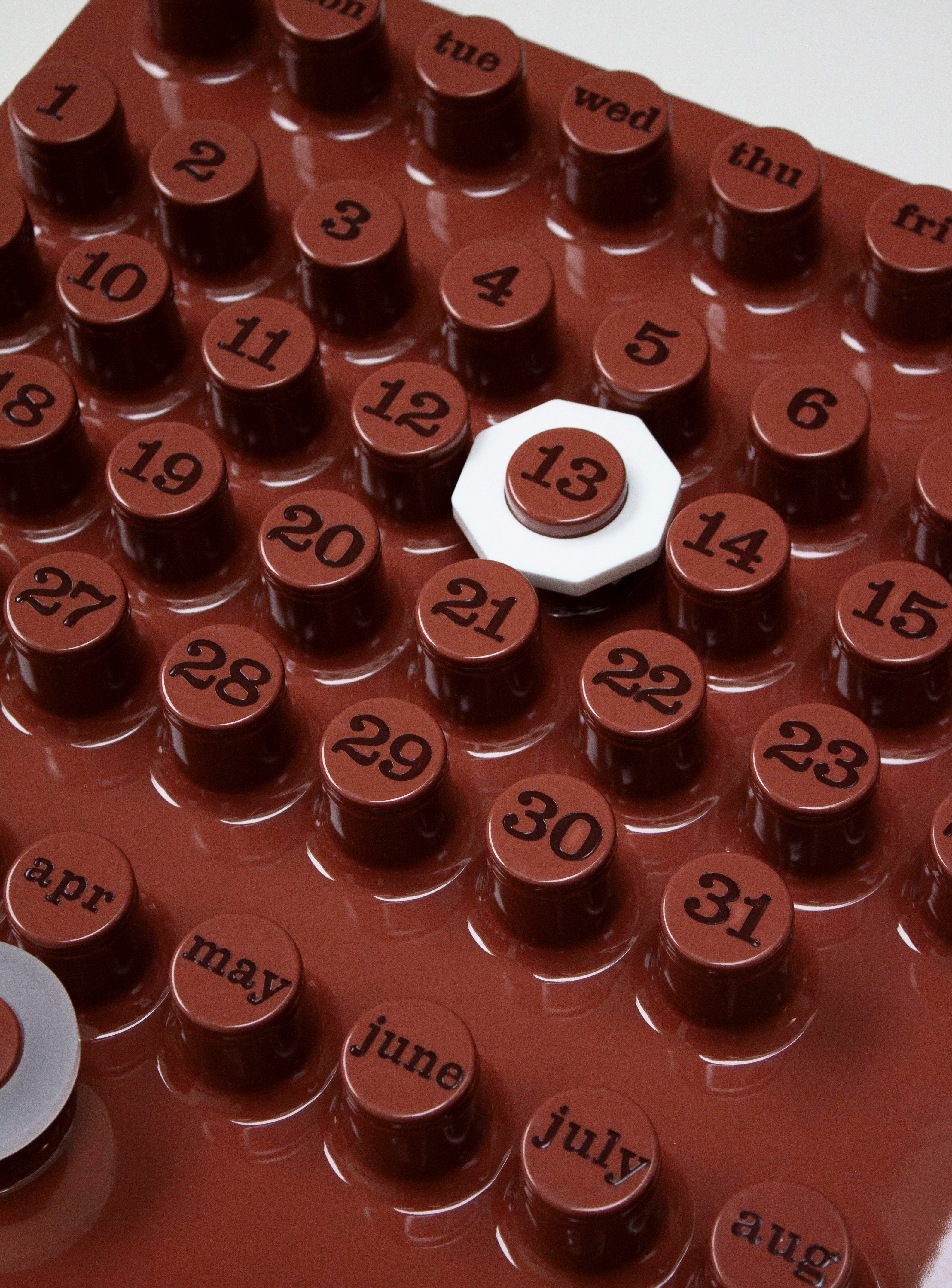 Ring-A-Date Perpetual Calendar by Giorgio Della Beffa (Café Mousse