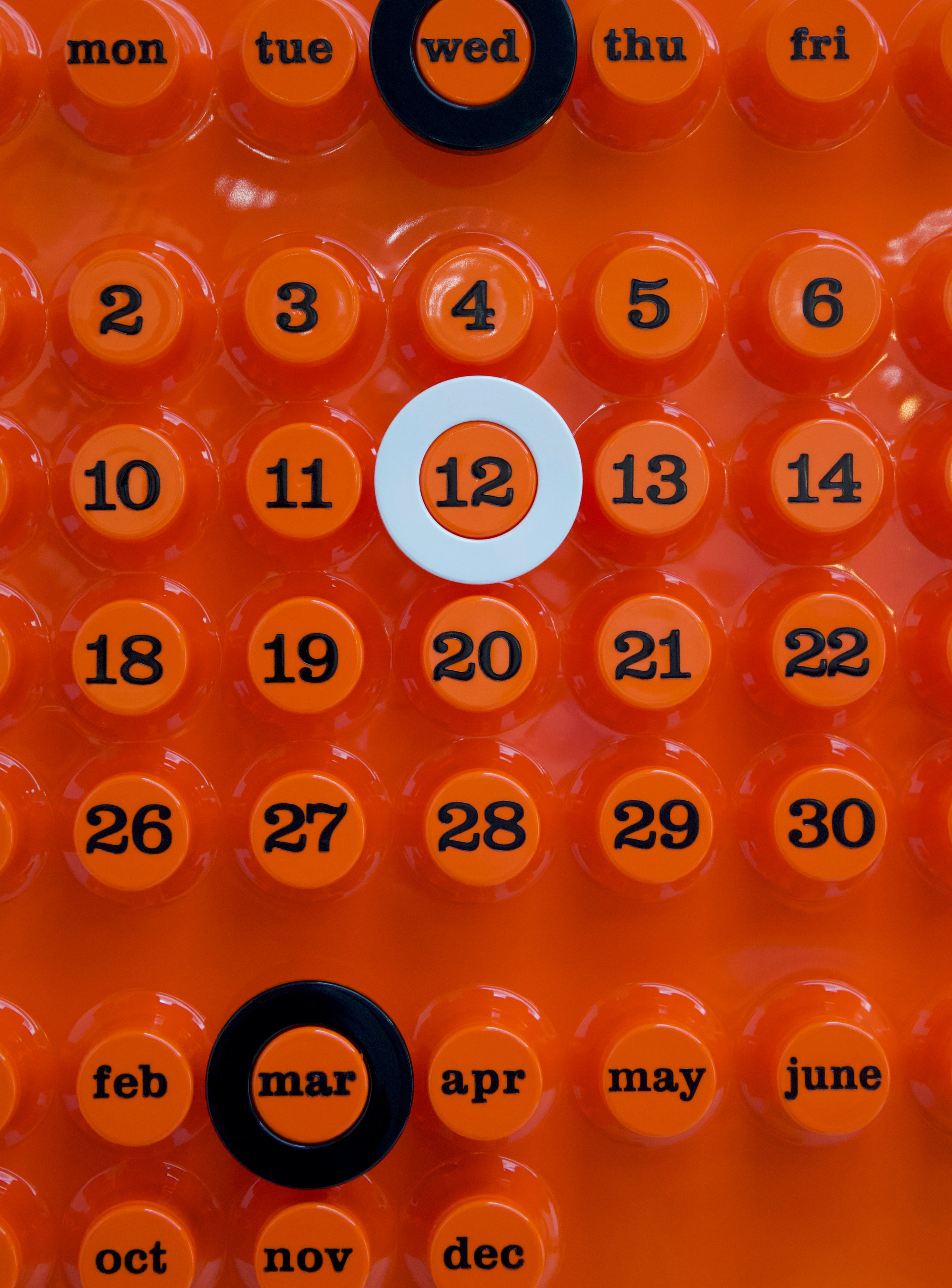 Ring-A-Date-Perpetual-Calendar