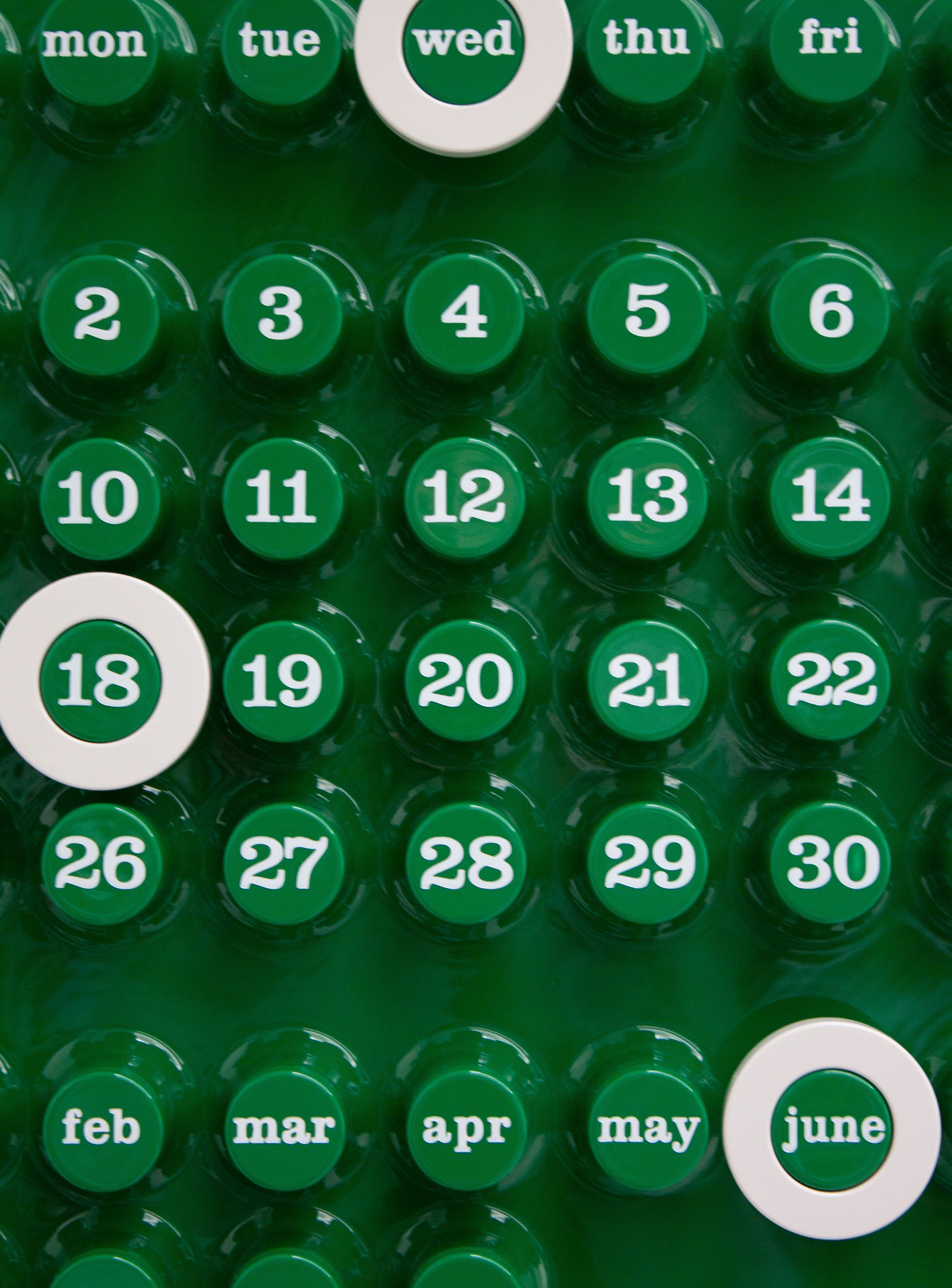 Ring-A-Date Perpetual Calendar by Giorgio Della Beffa (Green