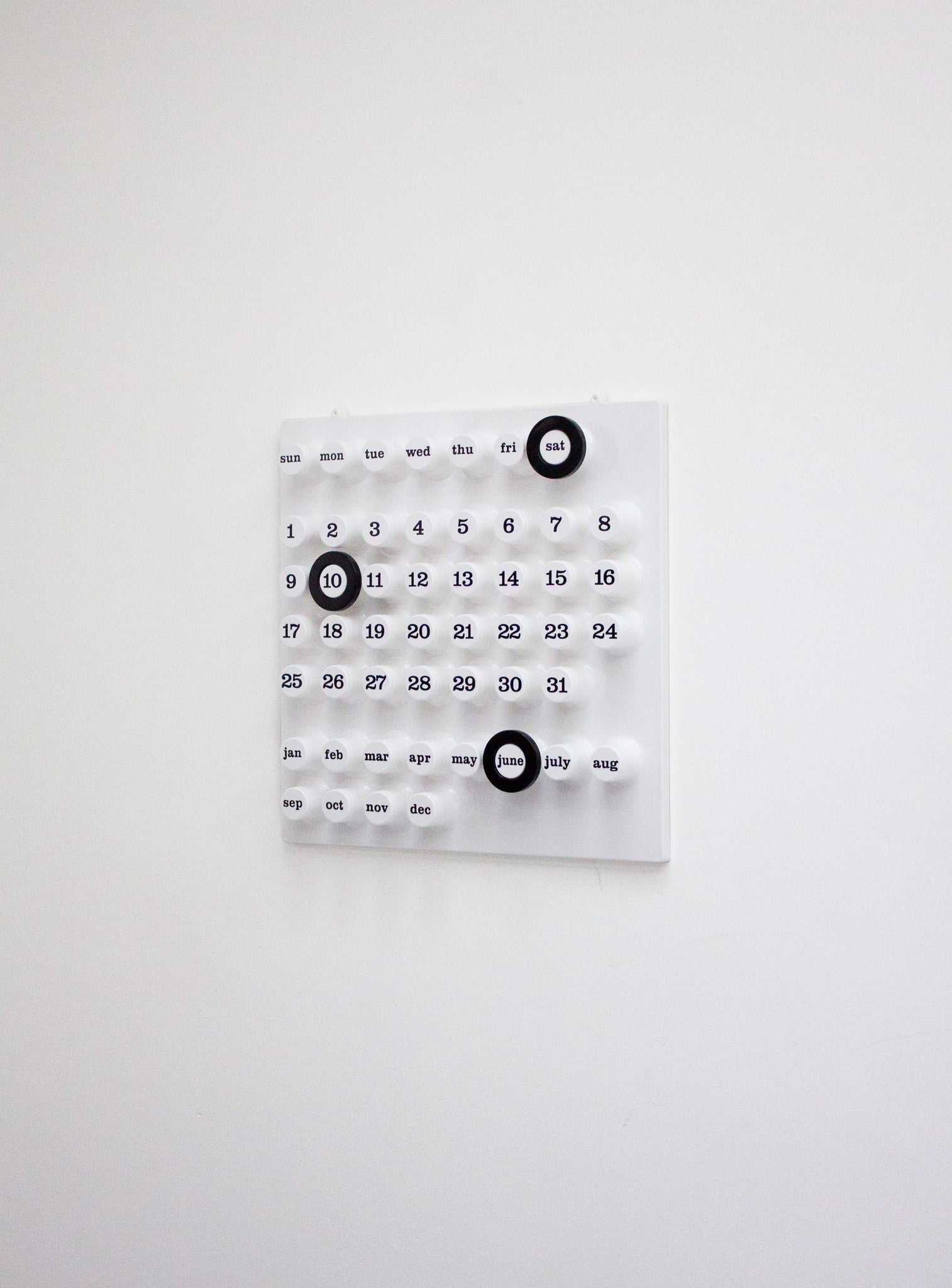 Ring-A-Date Perpetual Calendar by Giorgio Della Beffa (White)