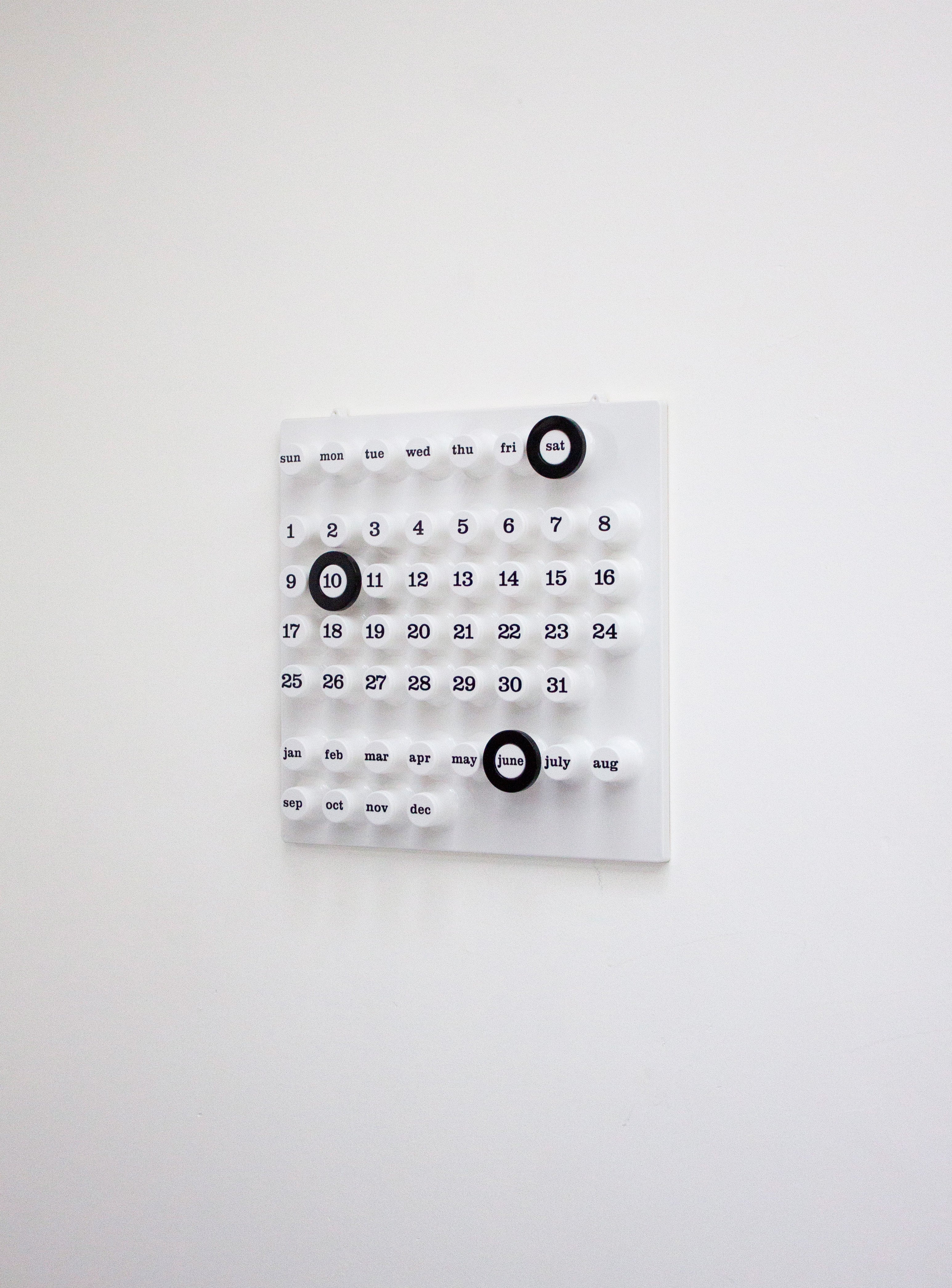 Ring-A-Date Perpetual Calendar by Giorgio Della Beffa (White