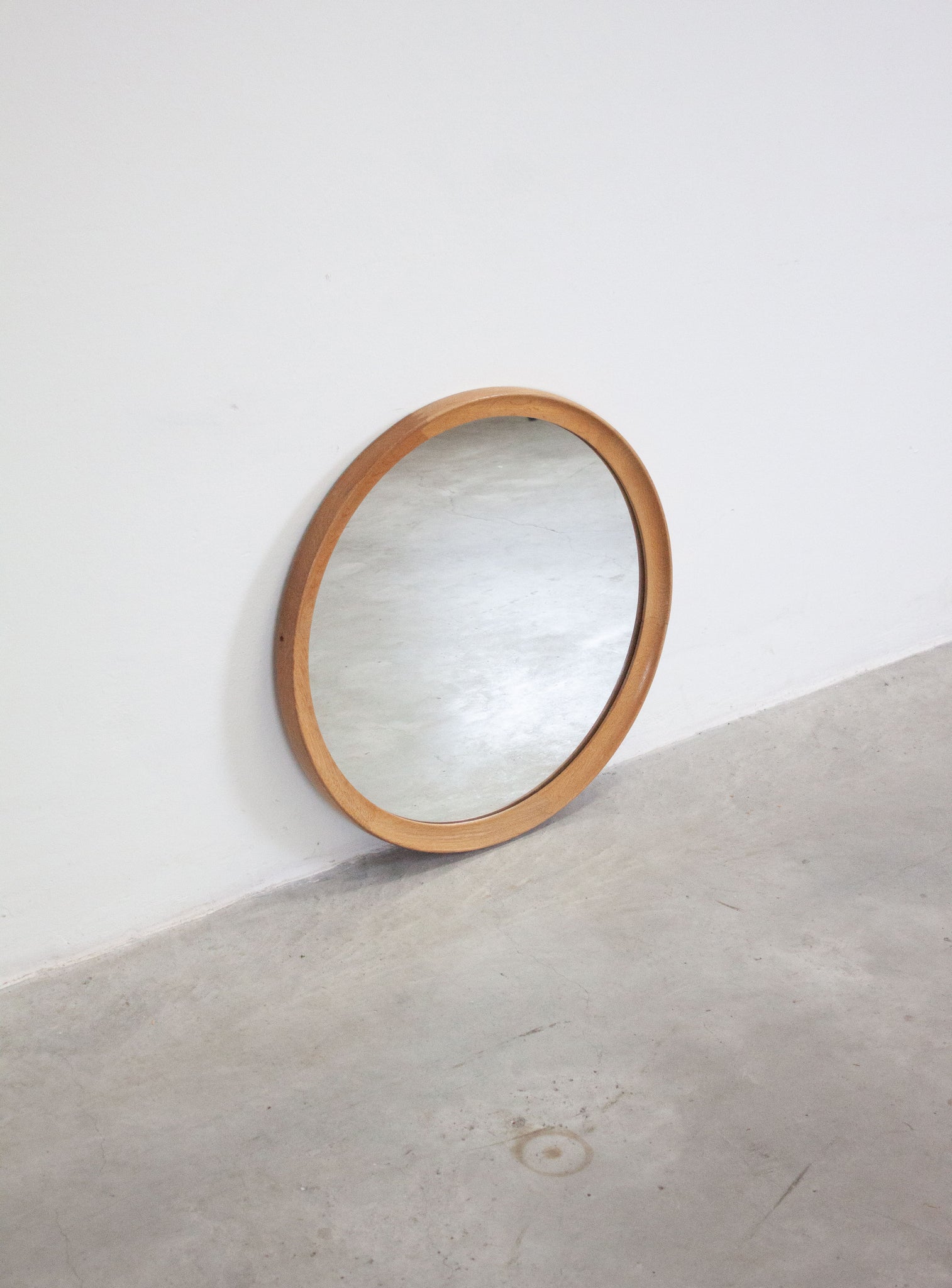 Round Oak Wall Mirror