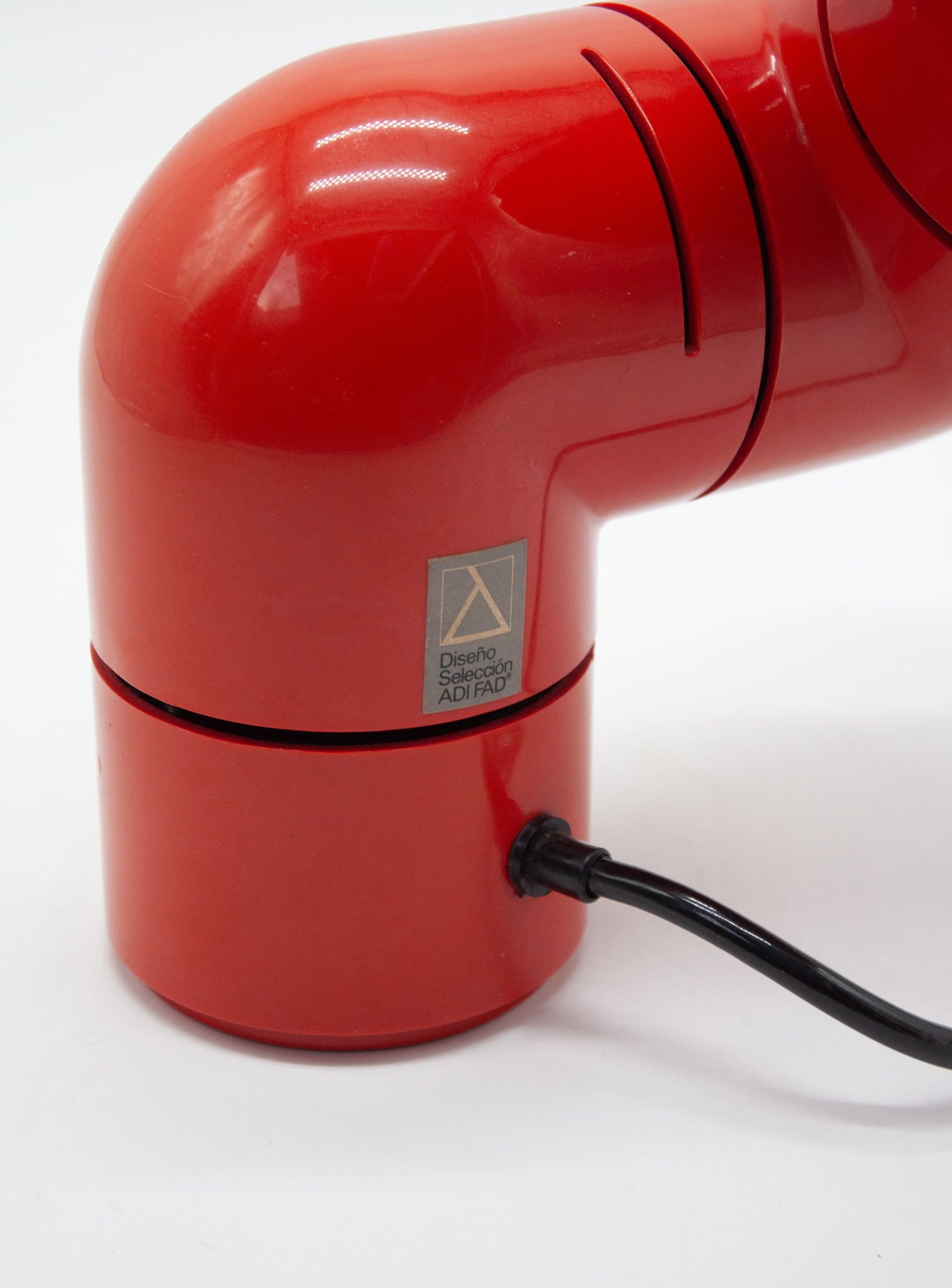 Santa & Cole Tatu Table Lamp by André Ricard (Red)