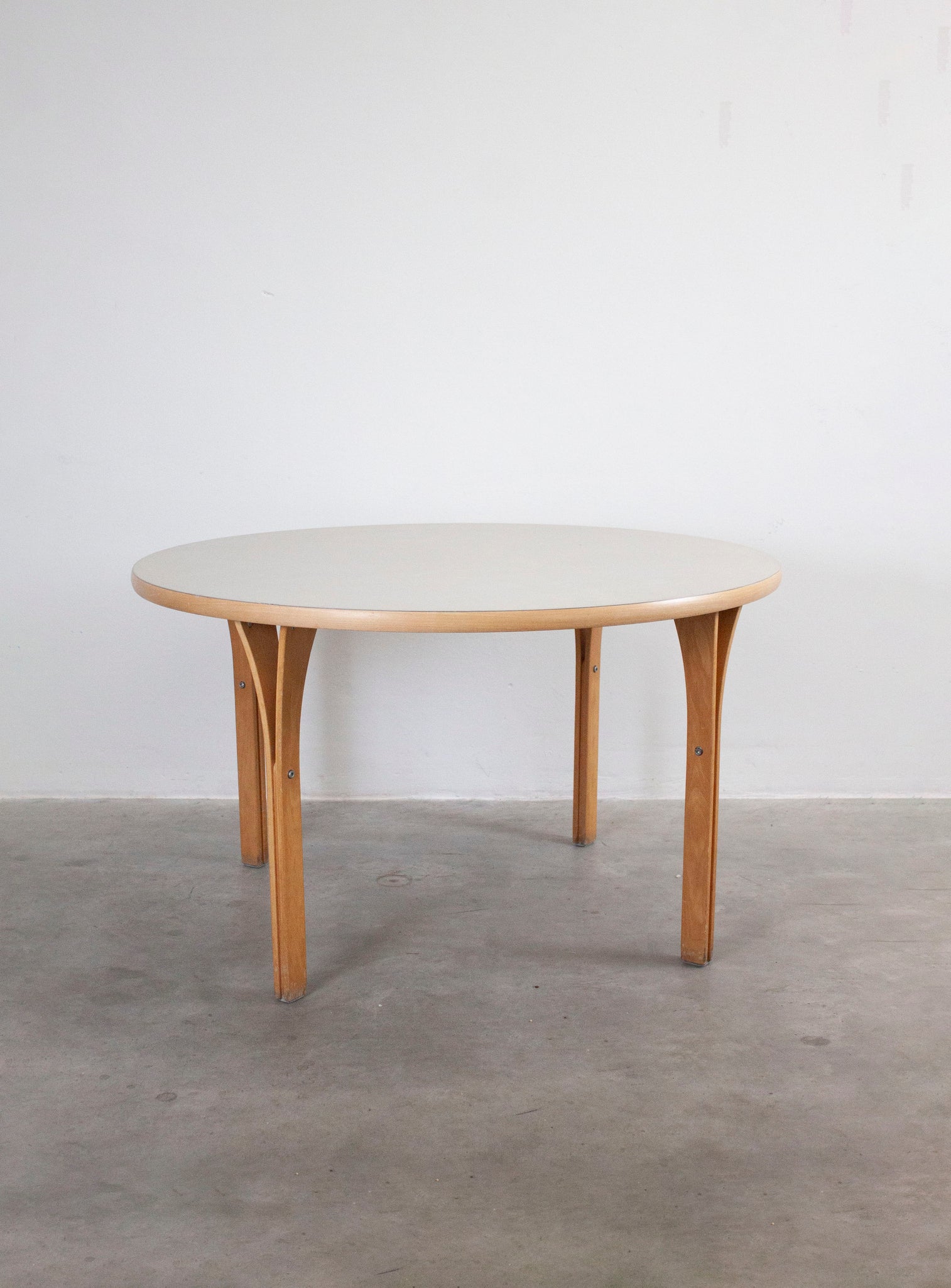 Scandinavian Round Dining Table (Grey)