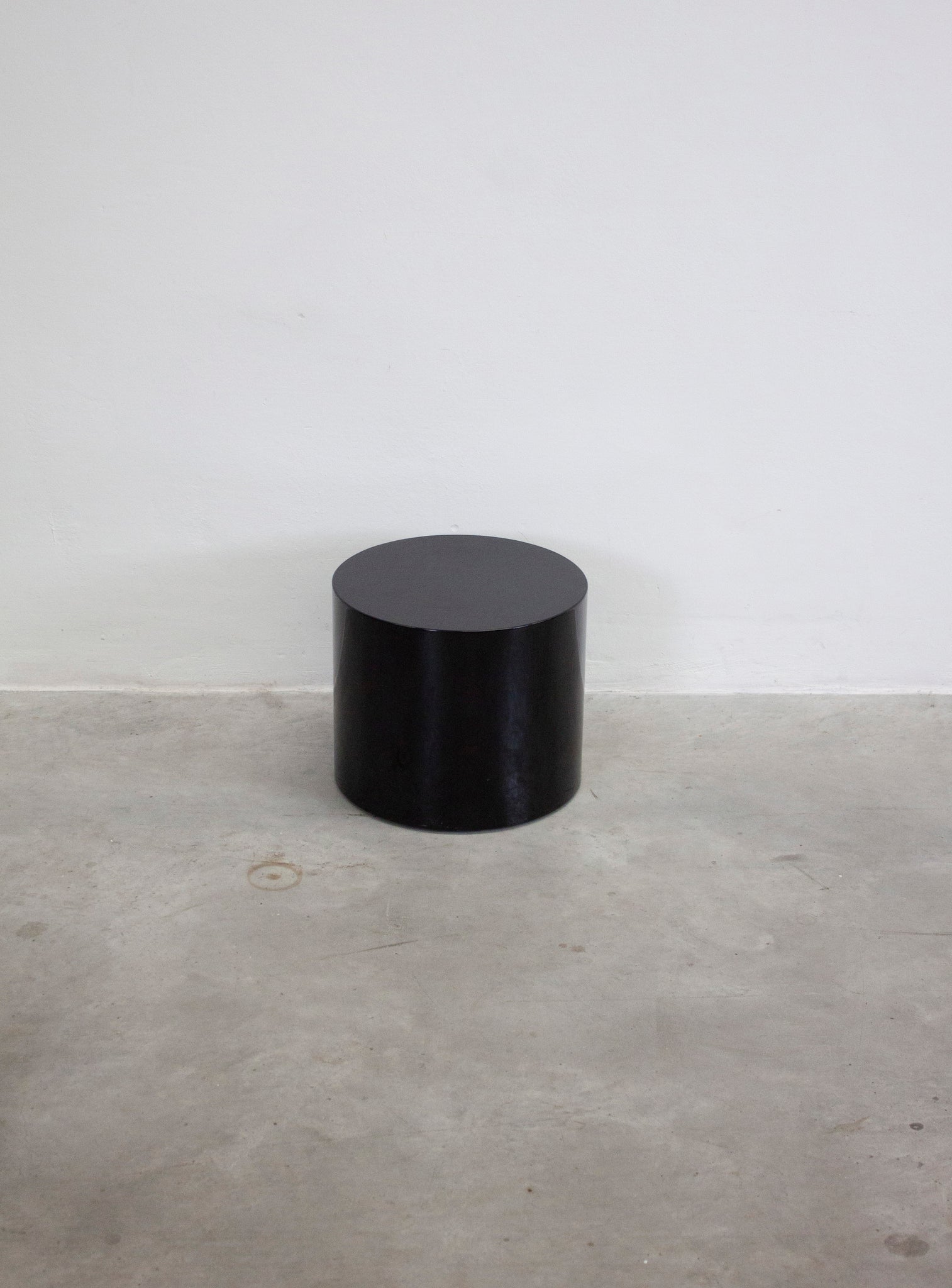 Space Age Round Side Table (Black)