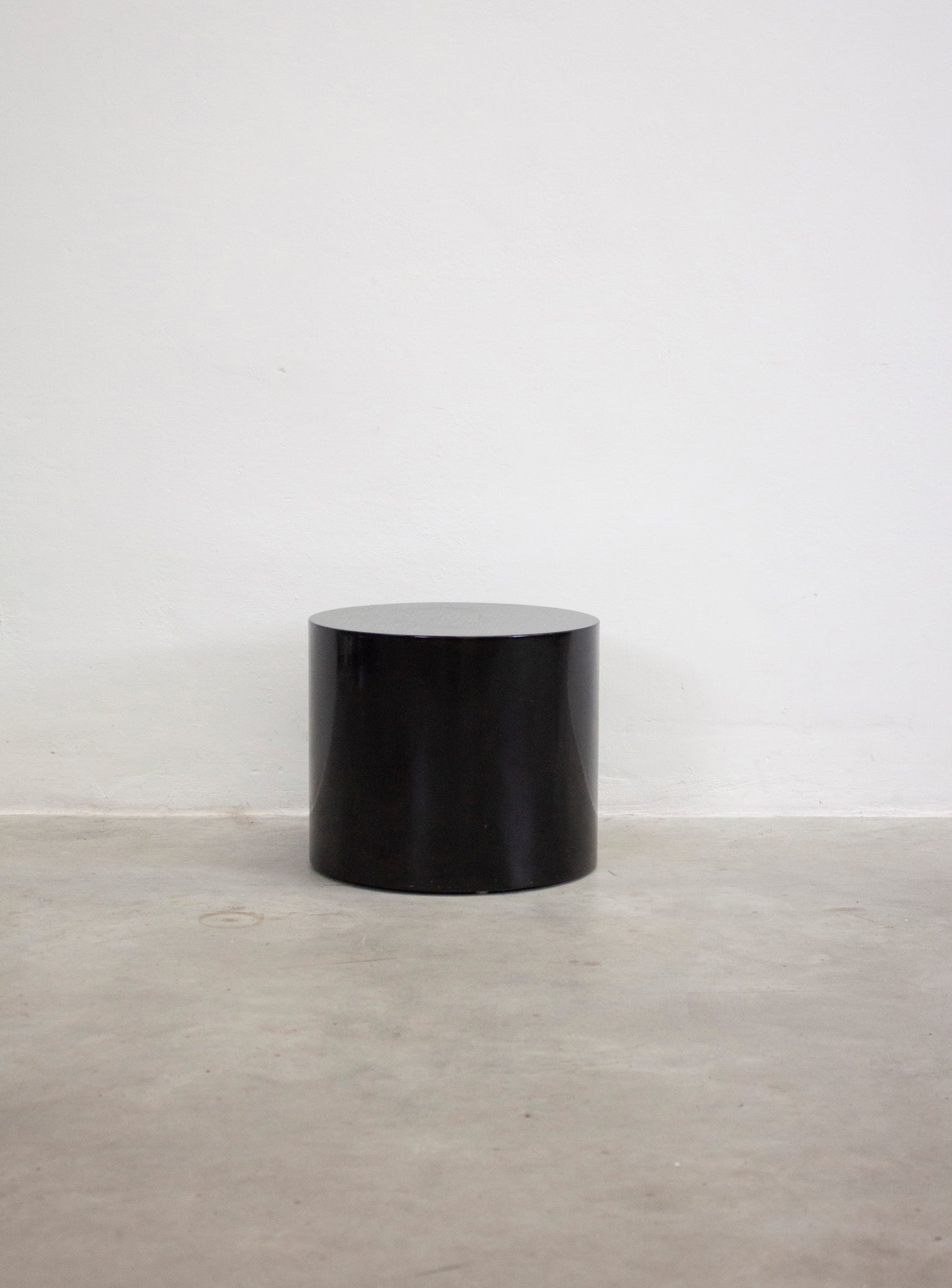 Space Age Round Side Table (Black)