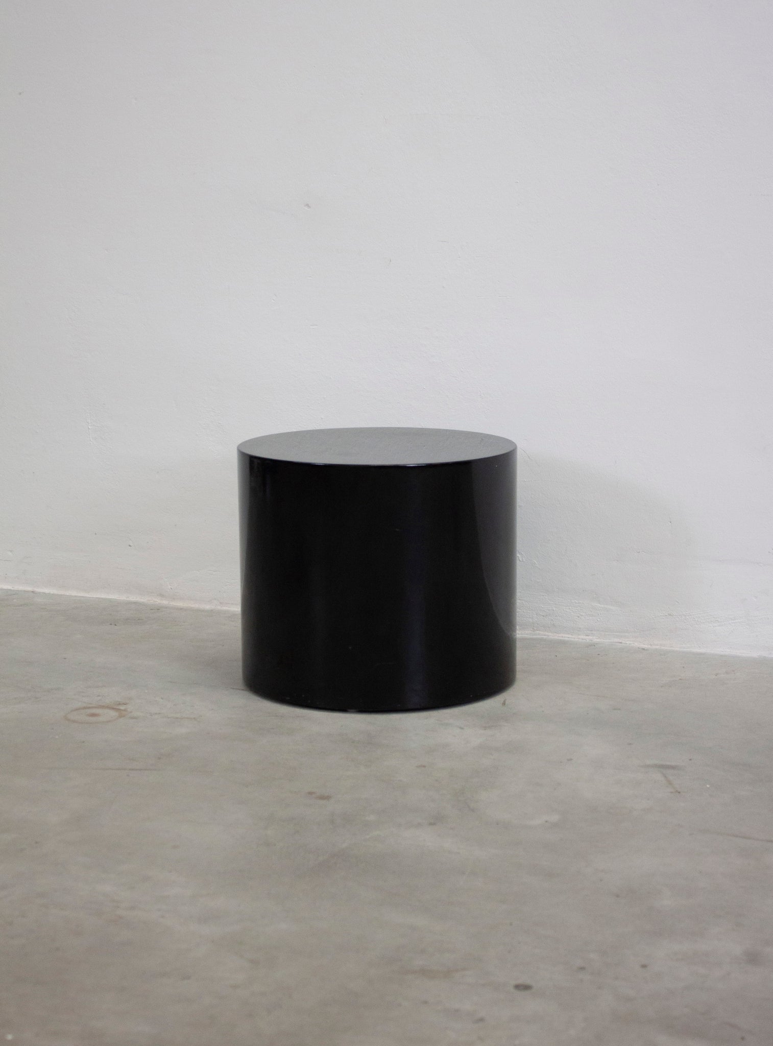 Space Age Round Side Table (Black)