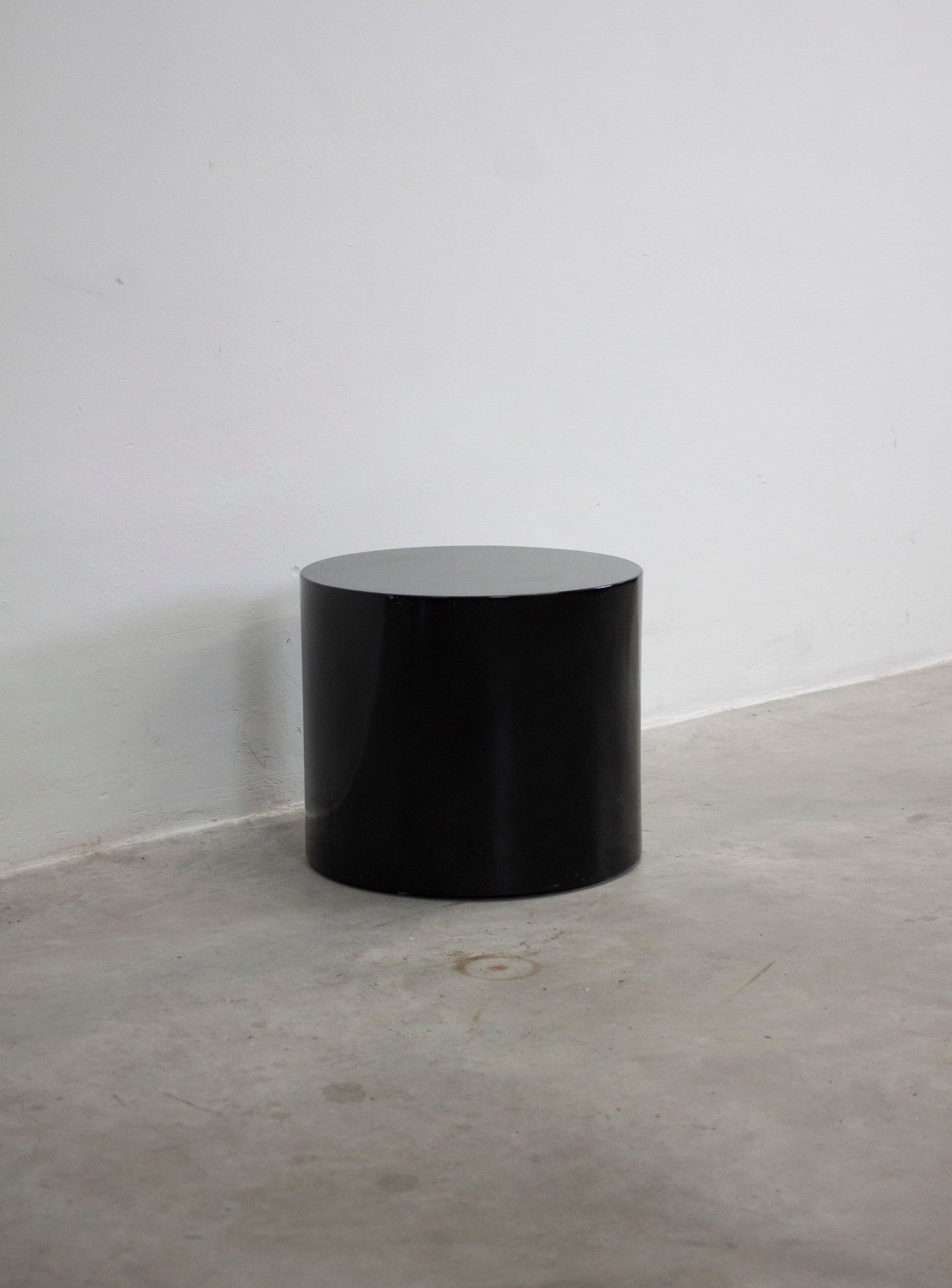 Space Age Round Side Table (Black)