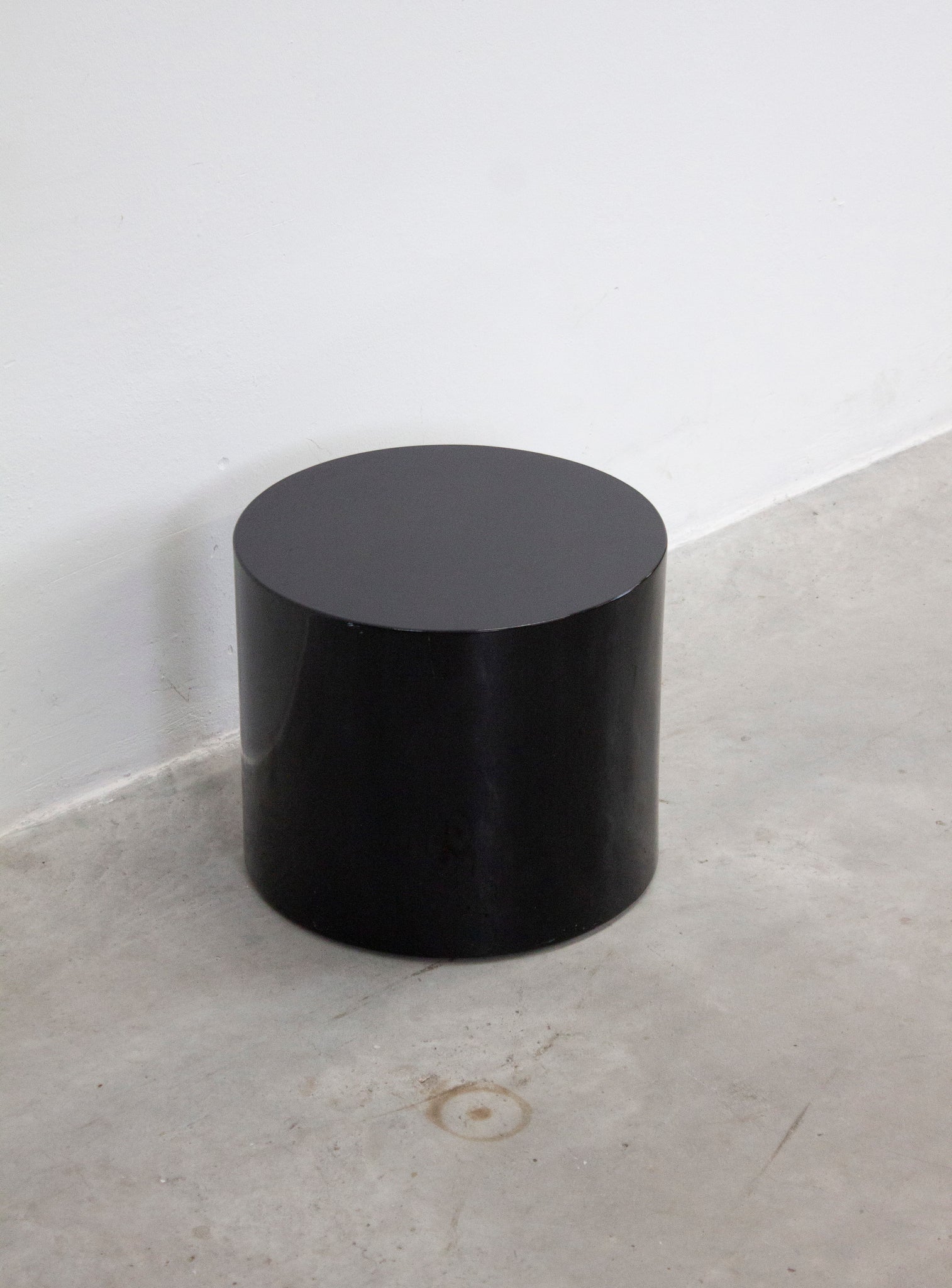 Space Age Round Side Table (Black)