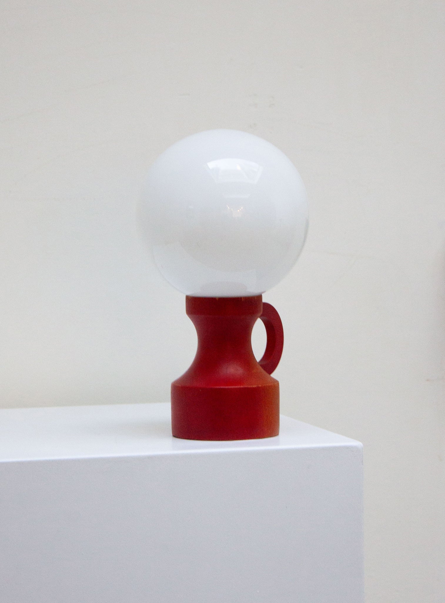 Sphere Desk Lamp (Red)