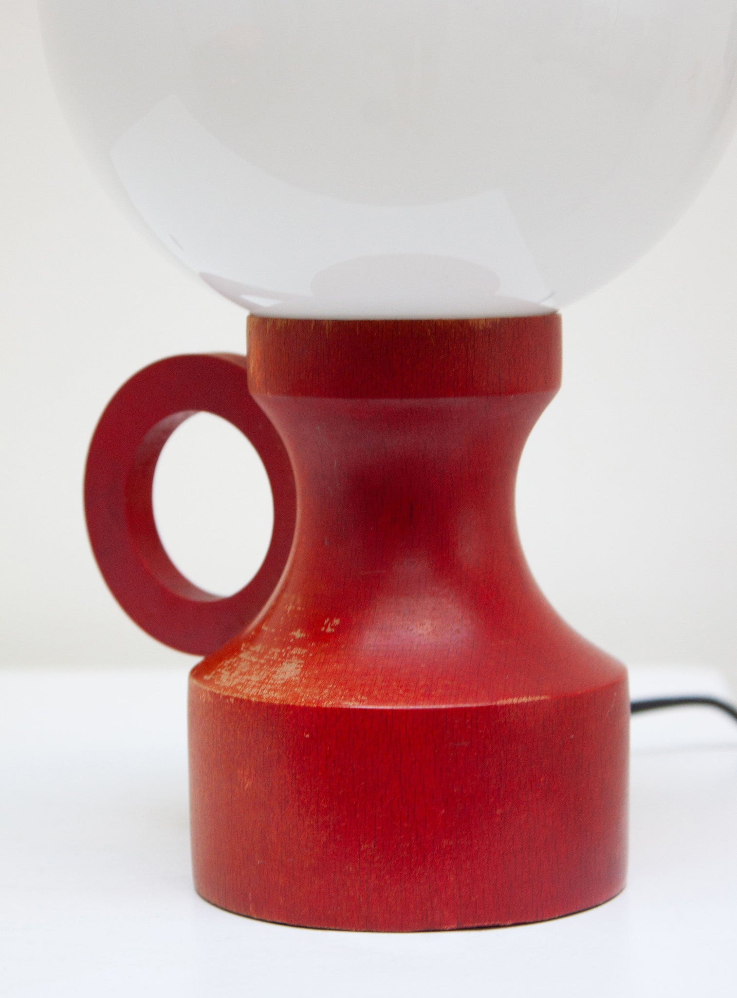 Sphere Desk Lamp (Red)