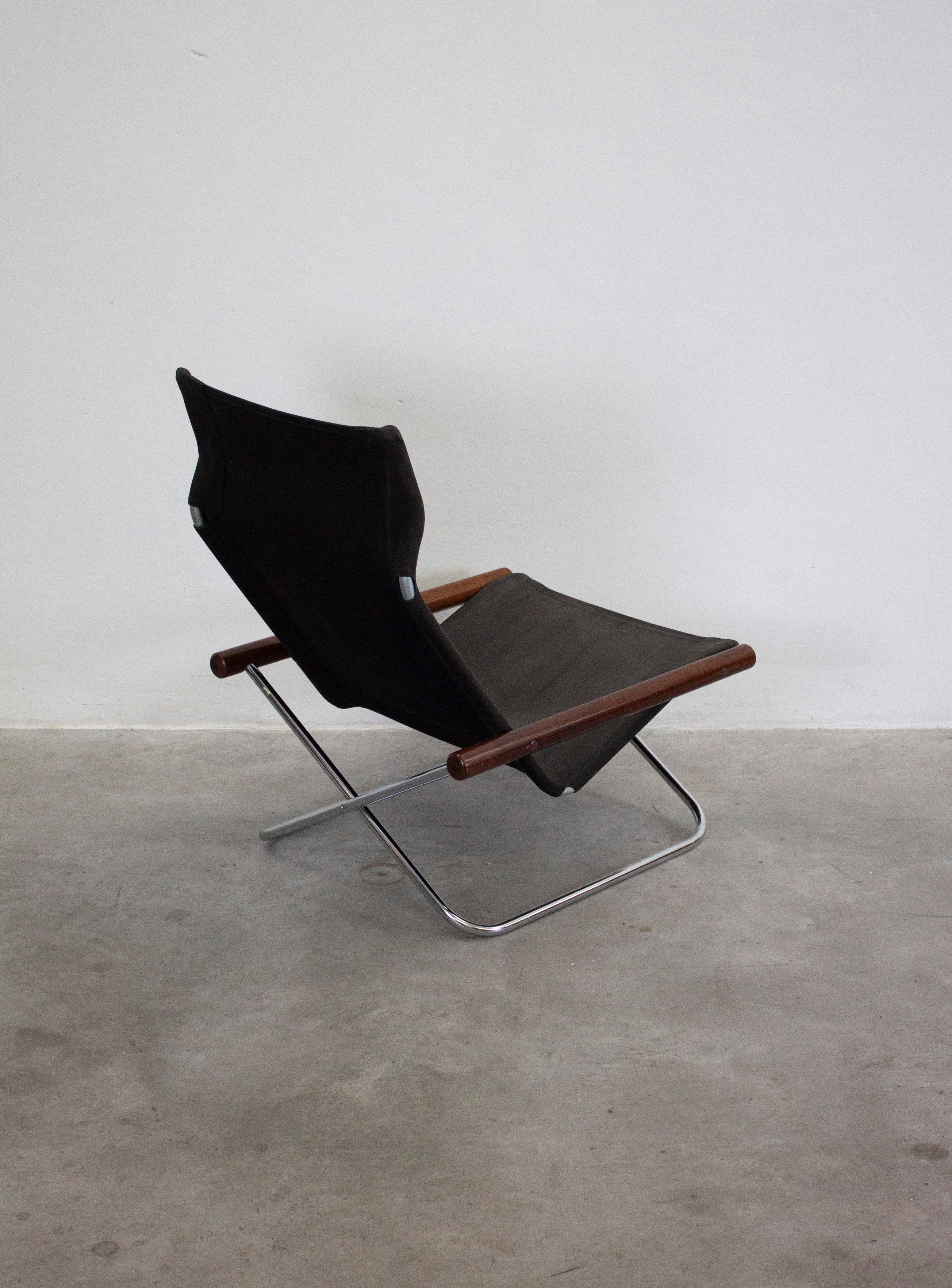 Suekichi Uchida NY Folding Lounge Chair by Takashi Nii (Black