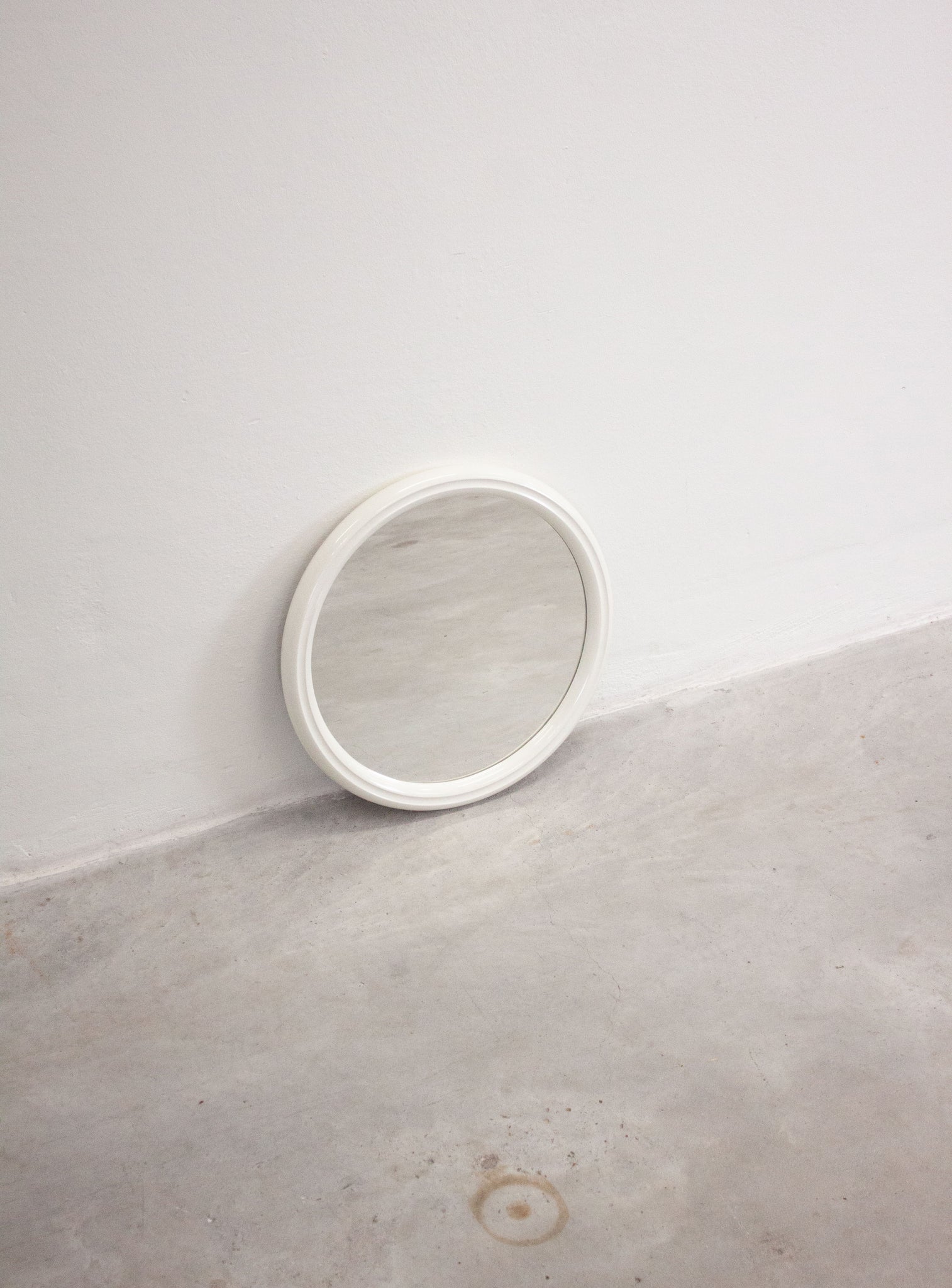 Tiger Round Wall Mirror (White)