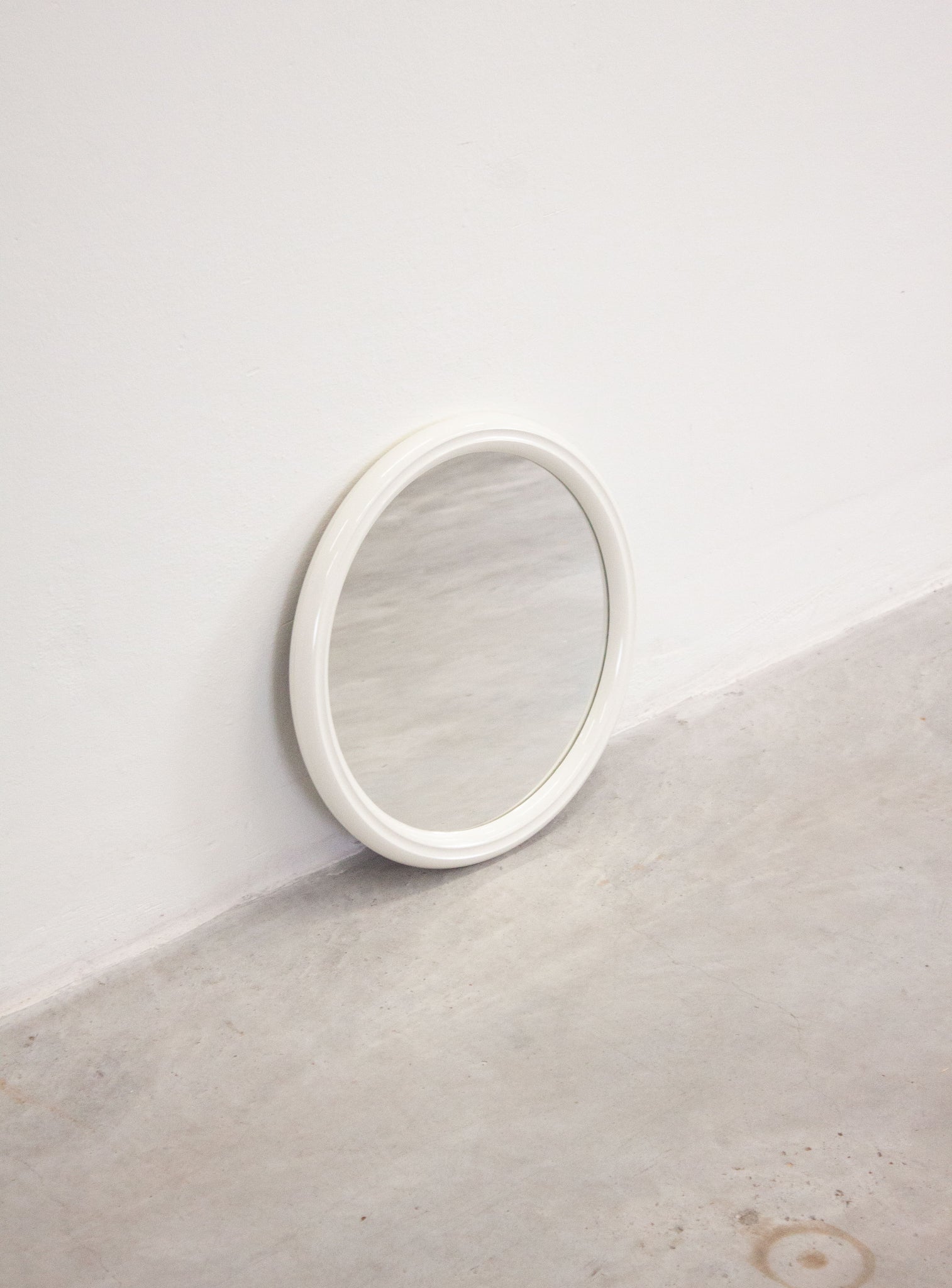 Tiger Round Wall Mirror (White)