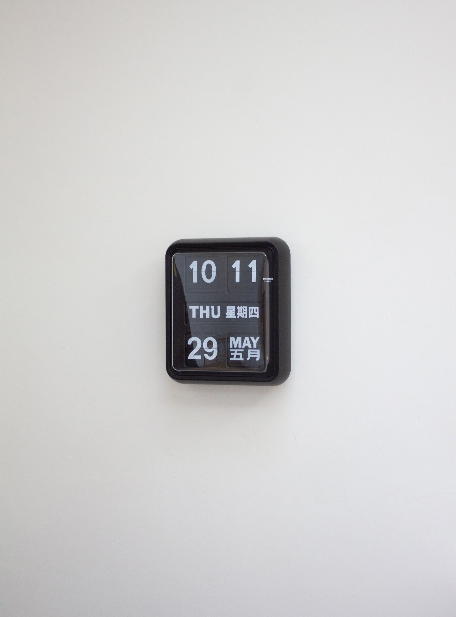 Twemco BQ-170 Calendar Wall Flip Clock (Black/Black)