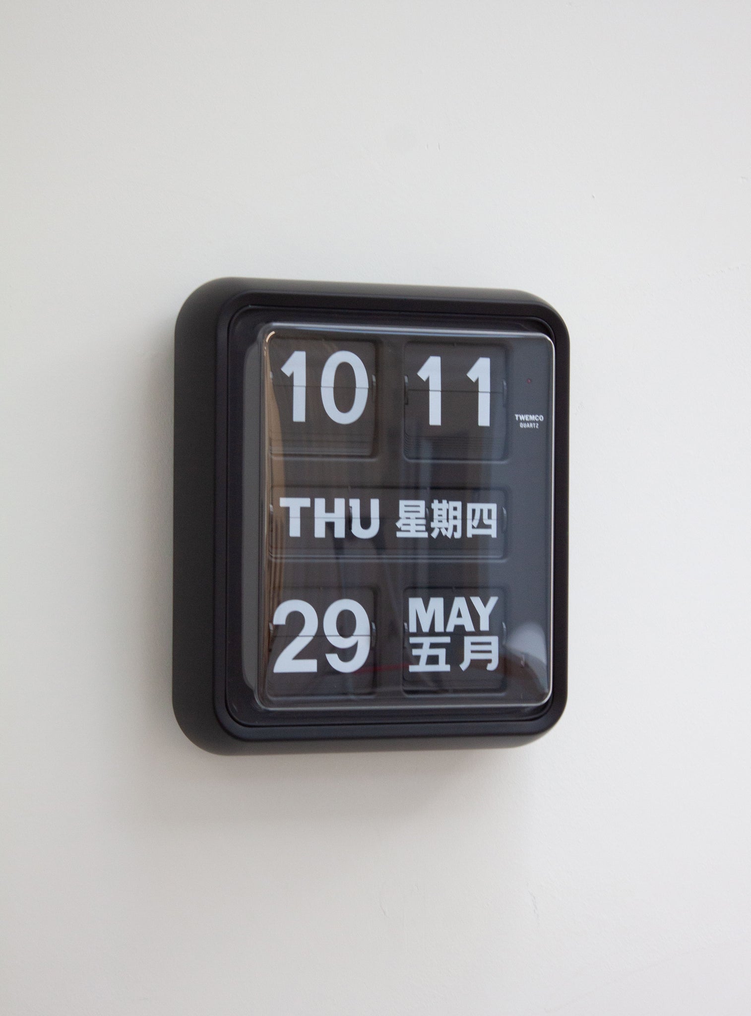 Twemco BQ-170 Calendar Wall Flip Clock (Black/Black)