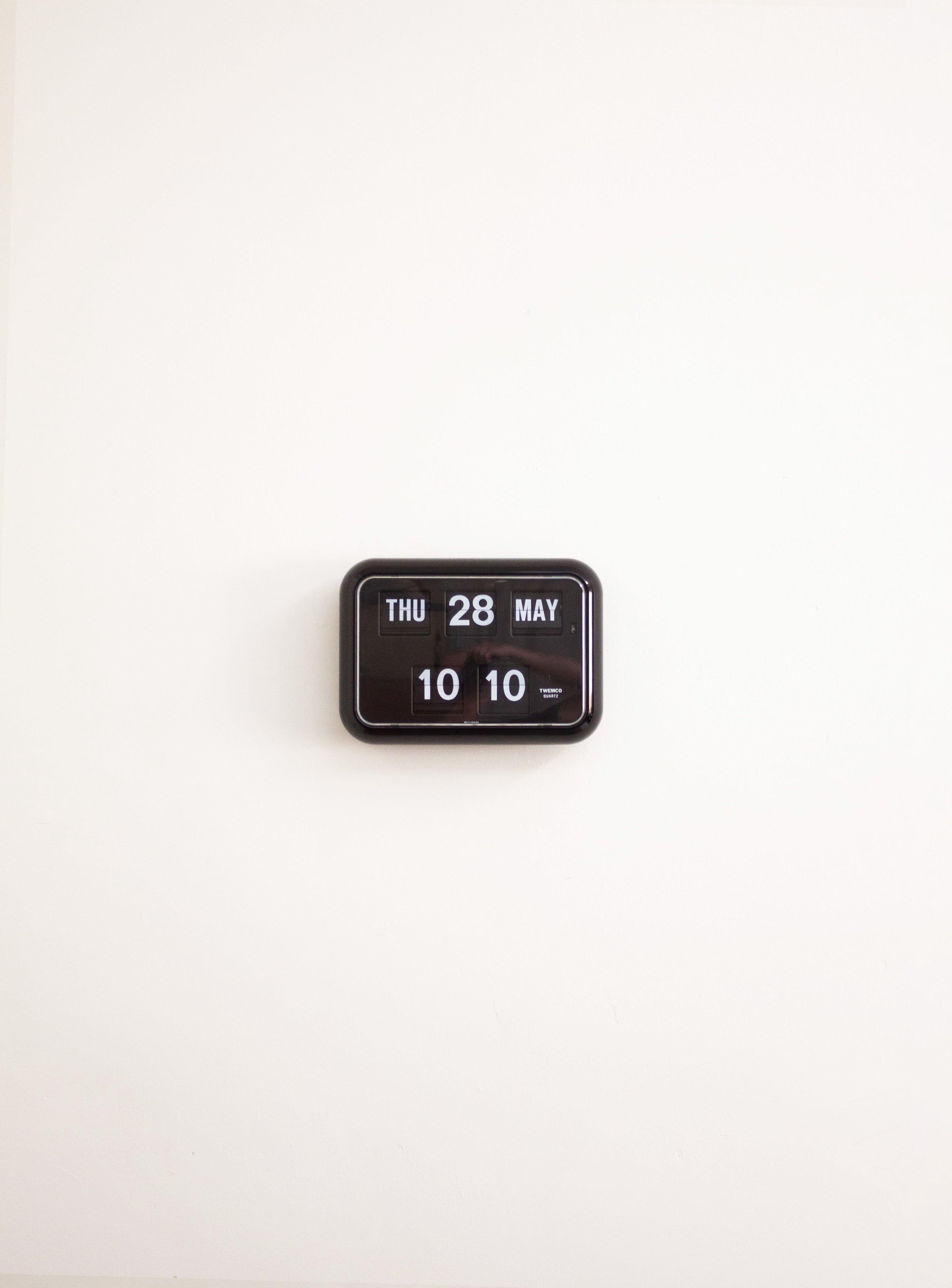 Twemco QD-35 Calendar Flip Clock (Black) – JUKI AMSTERDAM