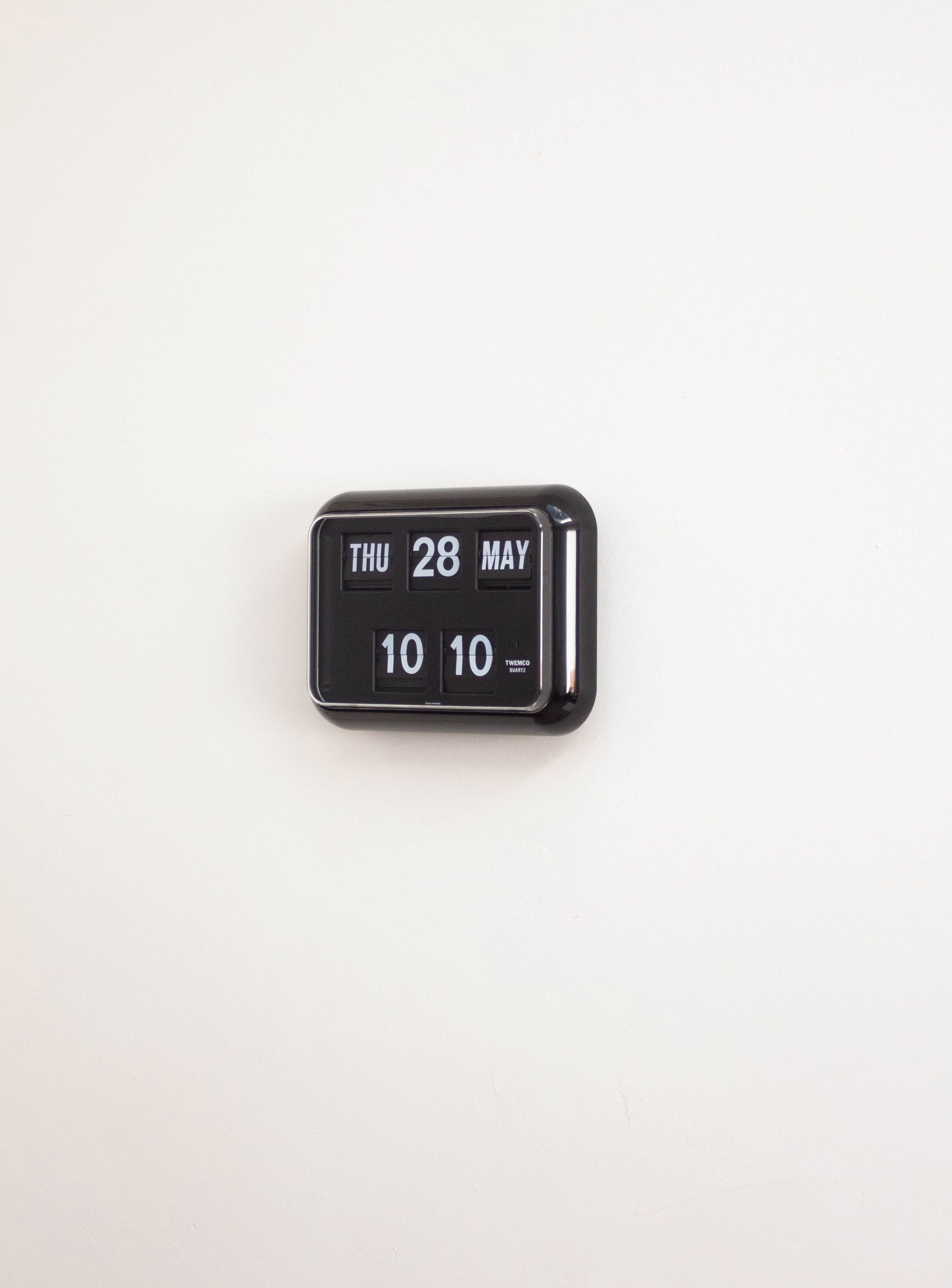 Twemco QD-35 Calendar Flip Clock (Black) – JUKI AMSTERDAM