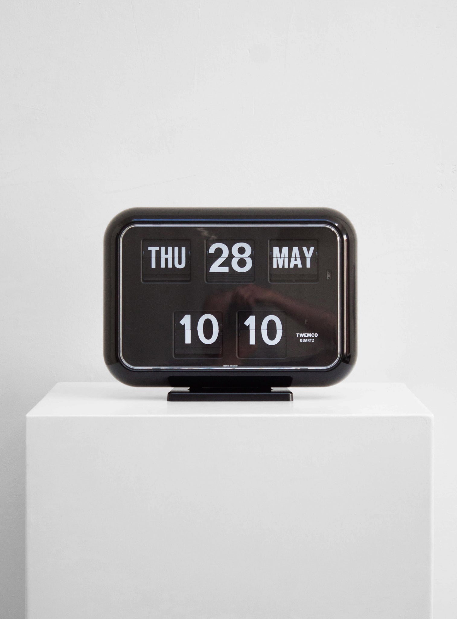 Twemco QD-35 Calendar Flip Clock (Black)