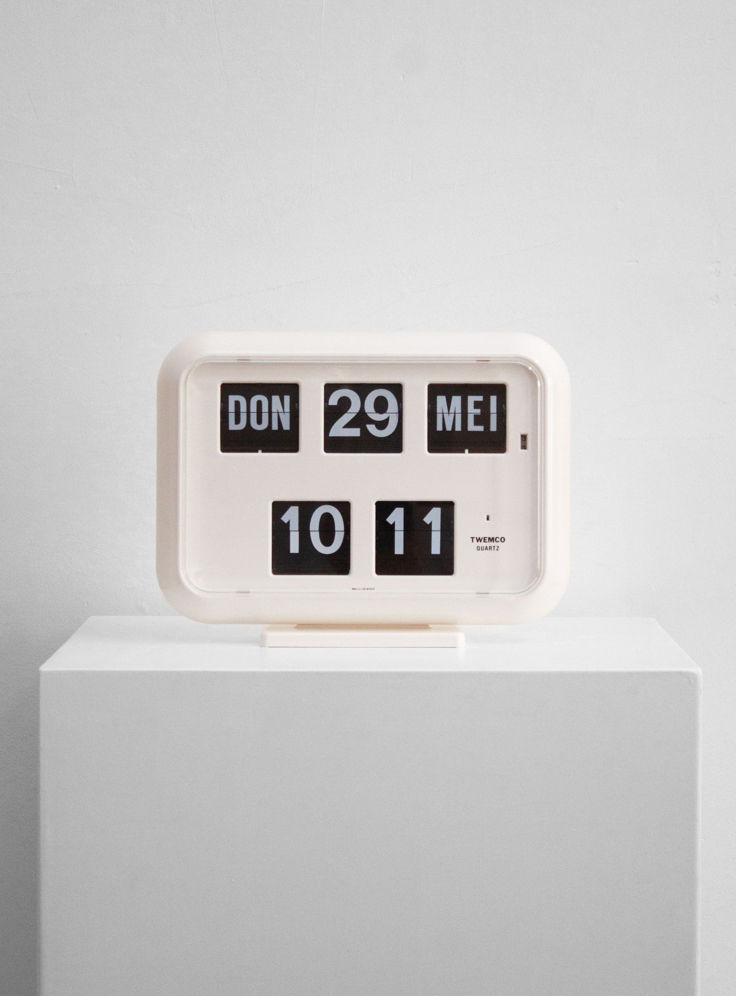Twemco QD-35 Calendar Flip Clock (White)