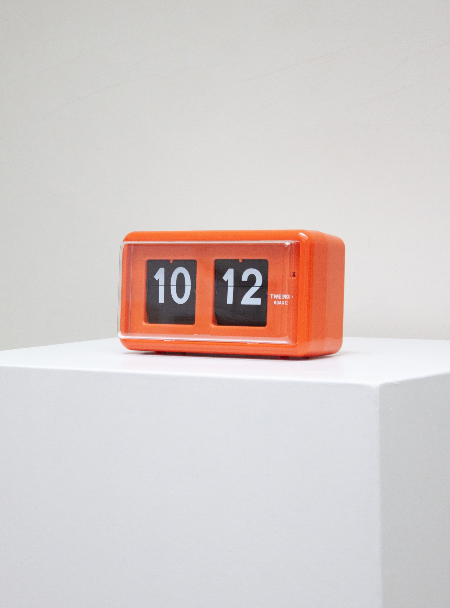 Twemco QT-30 Flip Clock (Orange)
