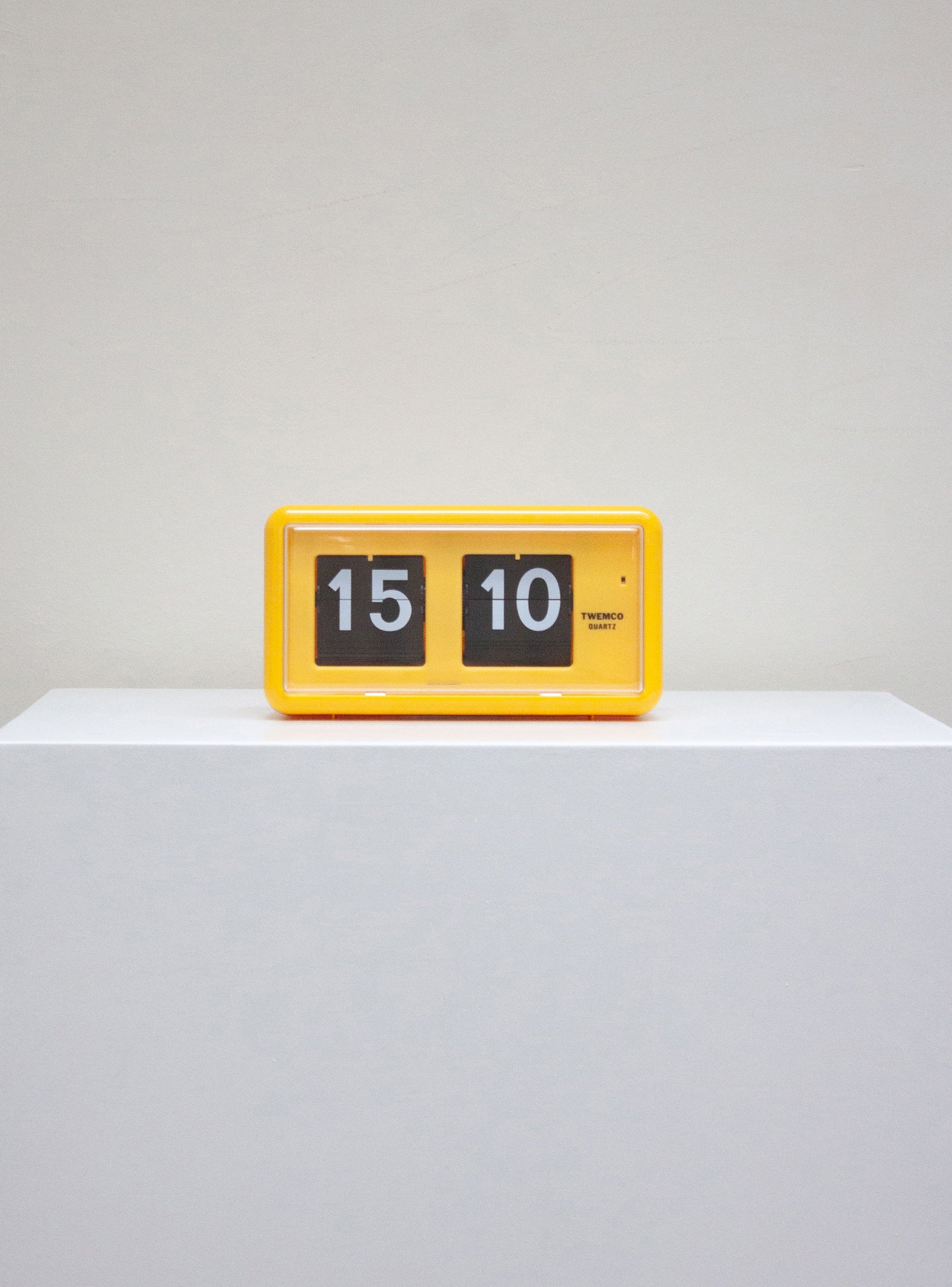 Twemco QT-30 Flip Clock (Yellow)