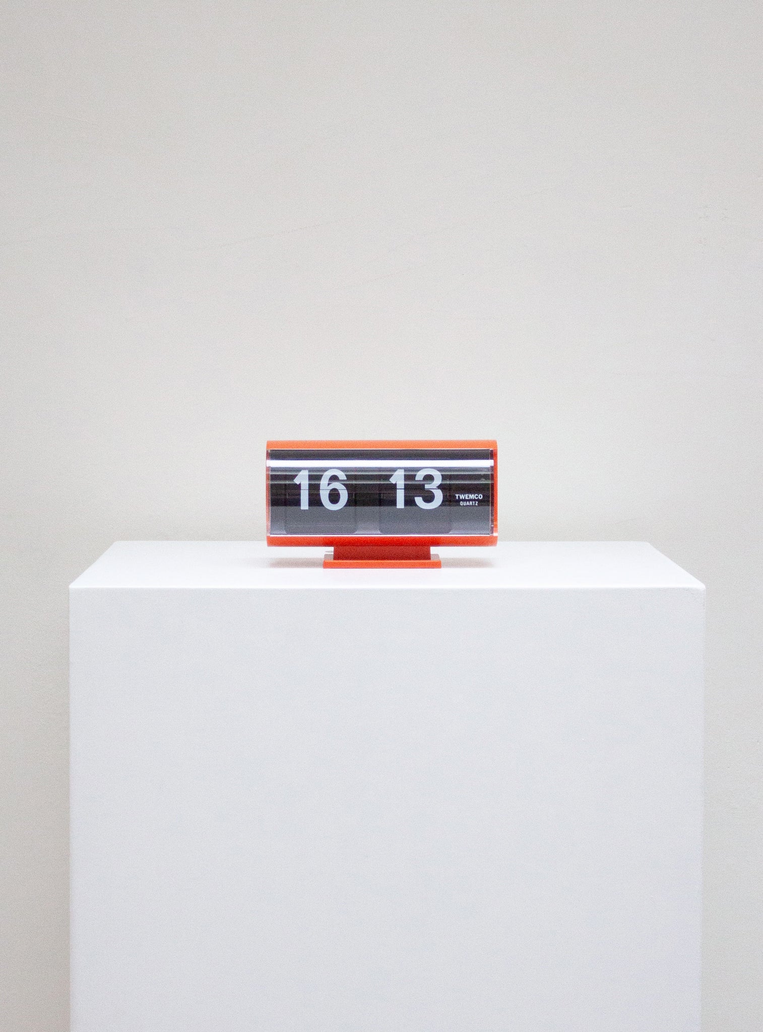 Twemco QT-30T Flip Clock (Orange)