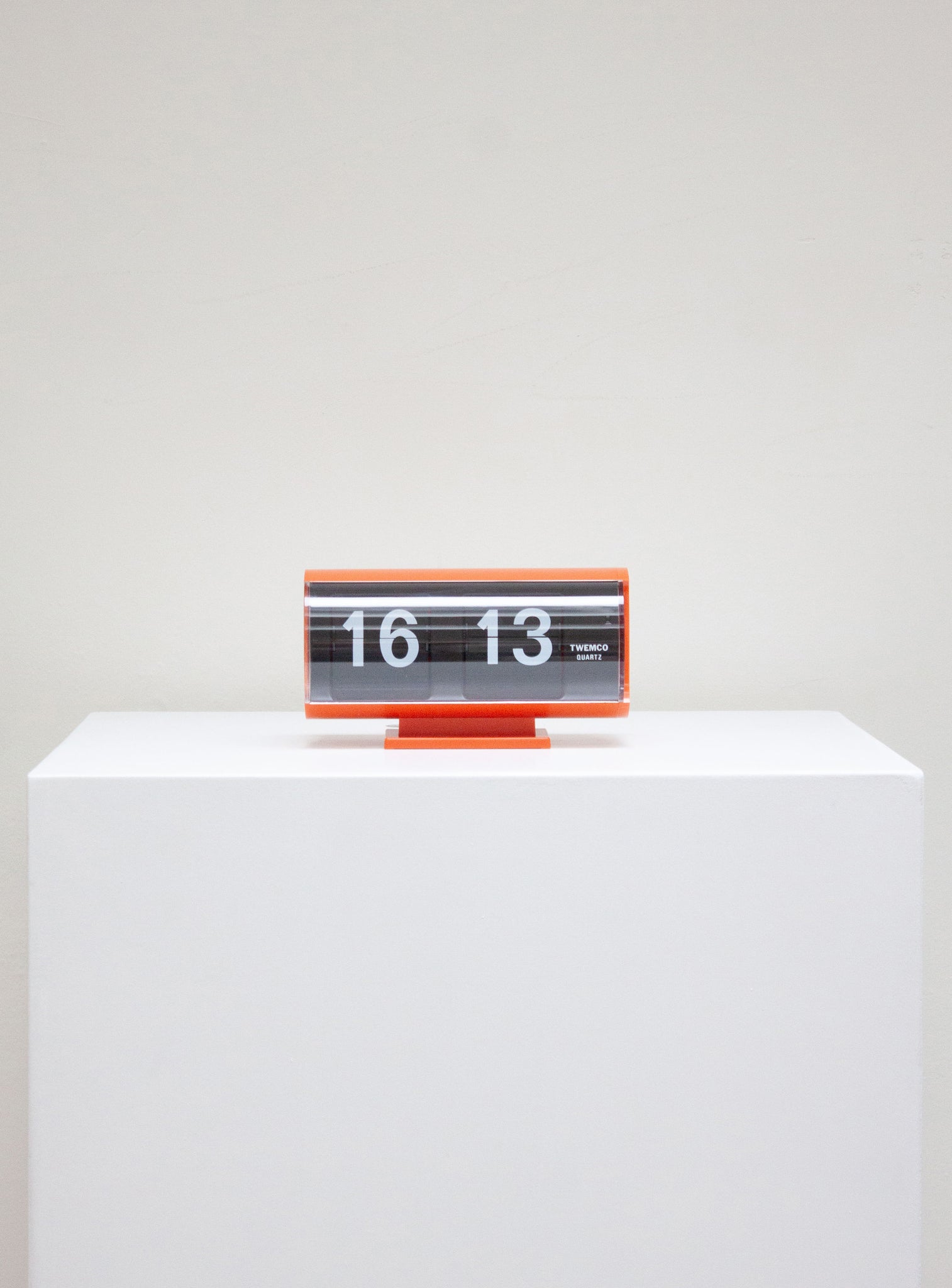 Twemco QT-30T Flip Clock (Orange)