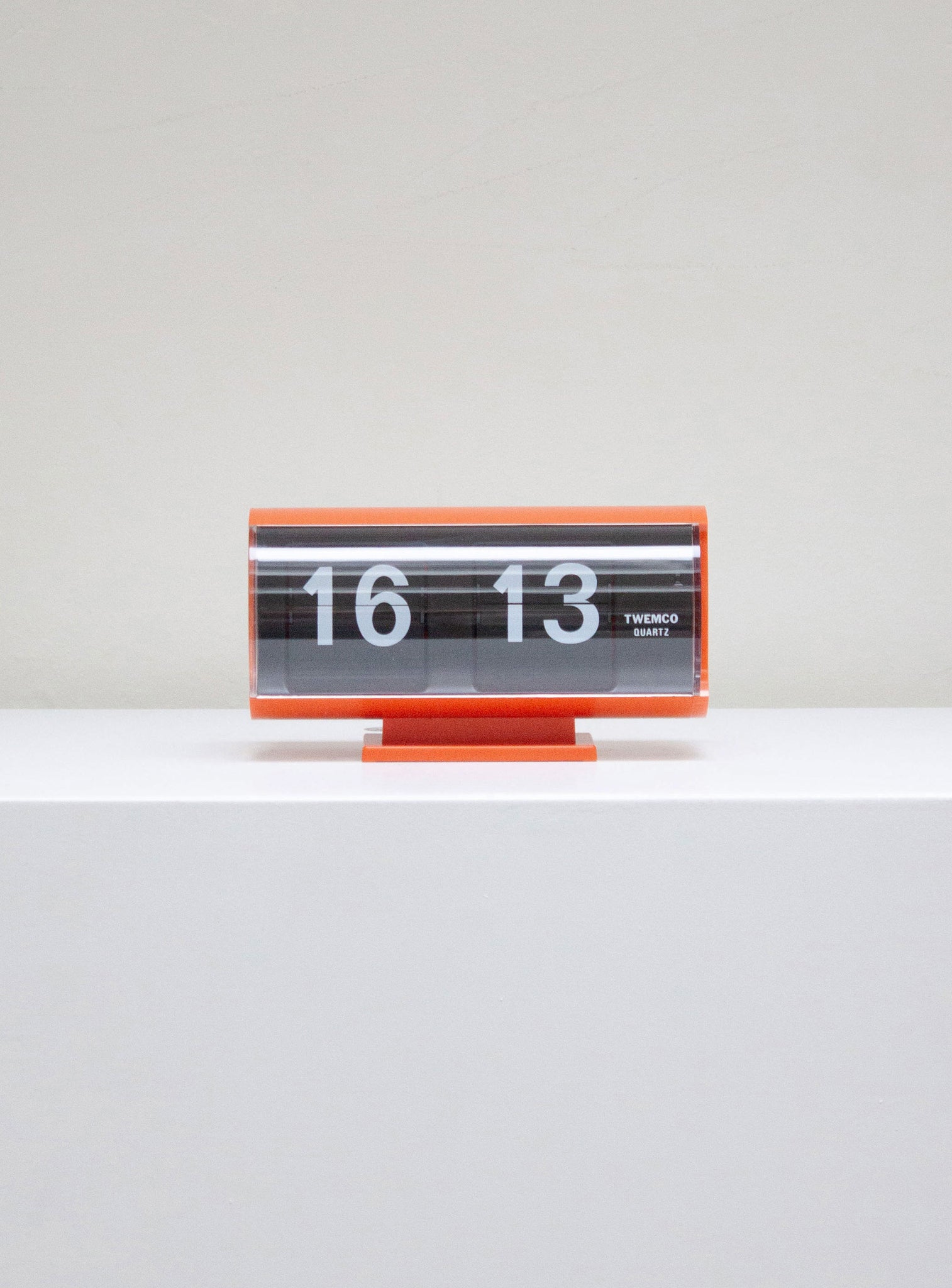 Twemco QT-30T Flip Clock (Orange)
