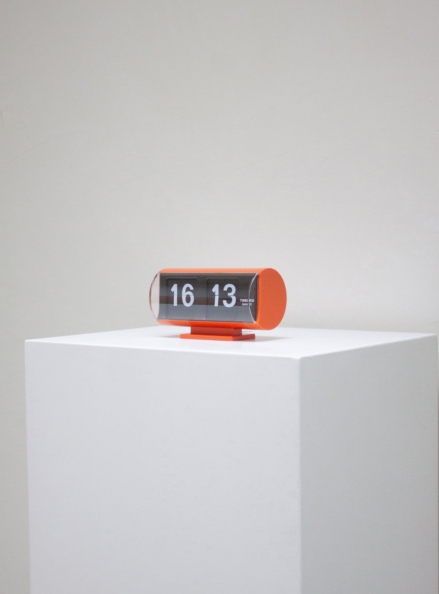 Twemco QT-30T Flip Clock (Orange)