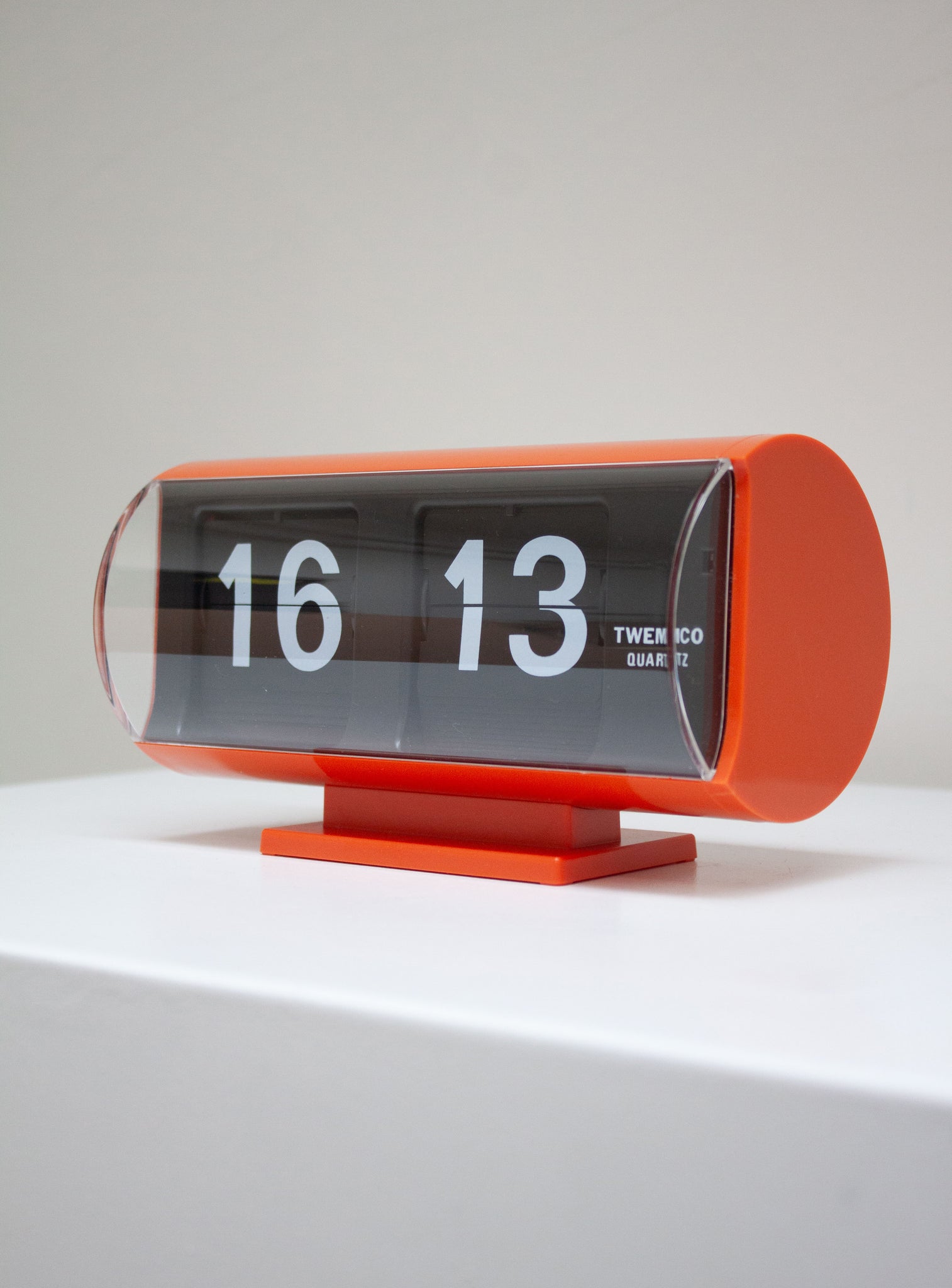 Twemco QT-30T Flip Clock (Orange)