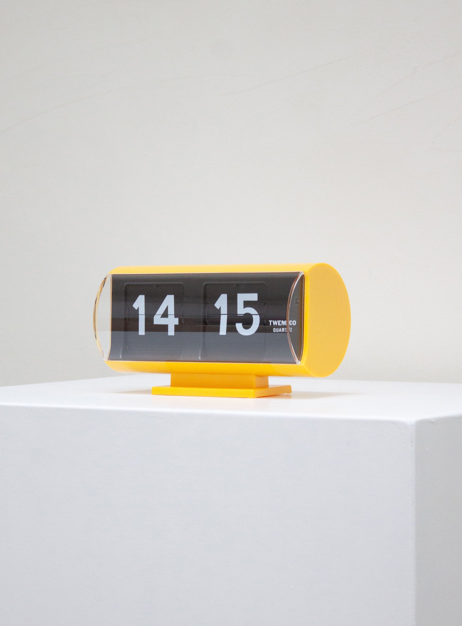 Twemco QT-30T Flip Clock (Yellow)