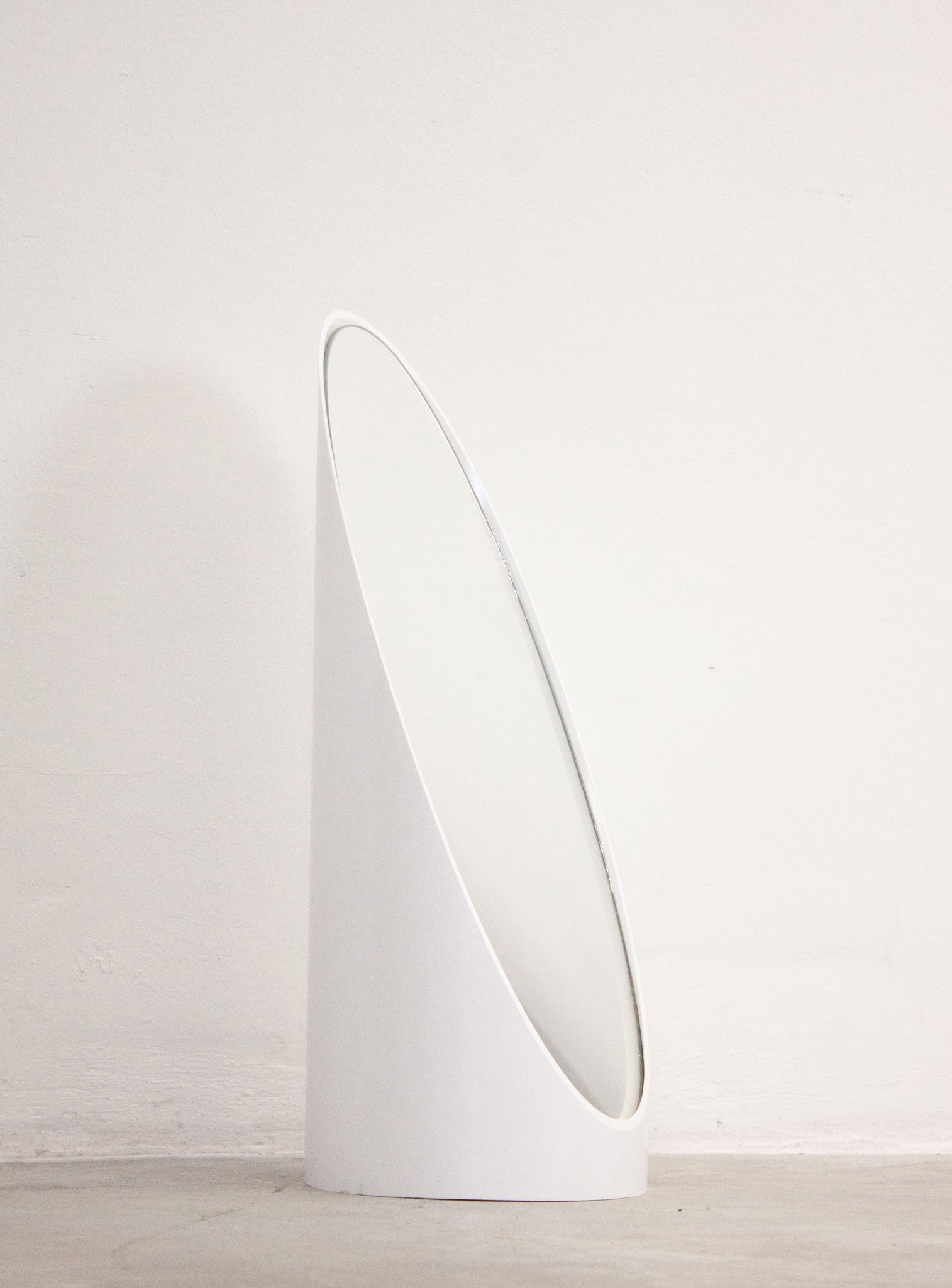 Unghia Lipstick Table Mirror by Rodolfo Bonetto (White)