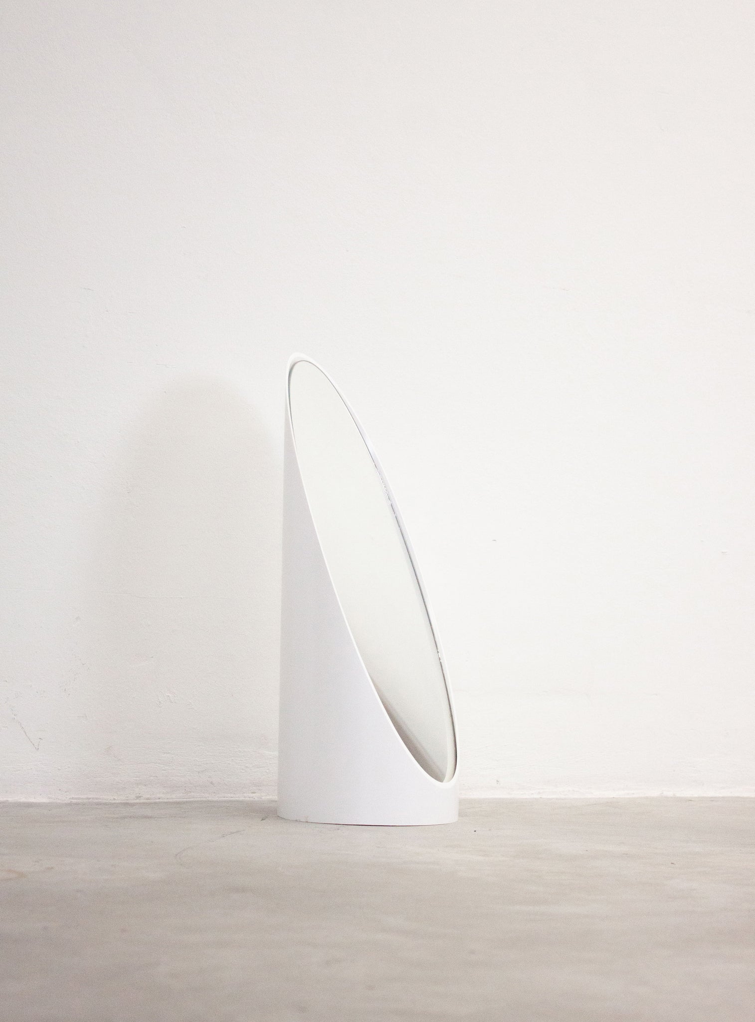 Unghia Lipstick Table Mirror by Rodolfo Bonetto (White)