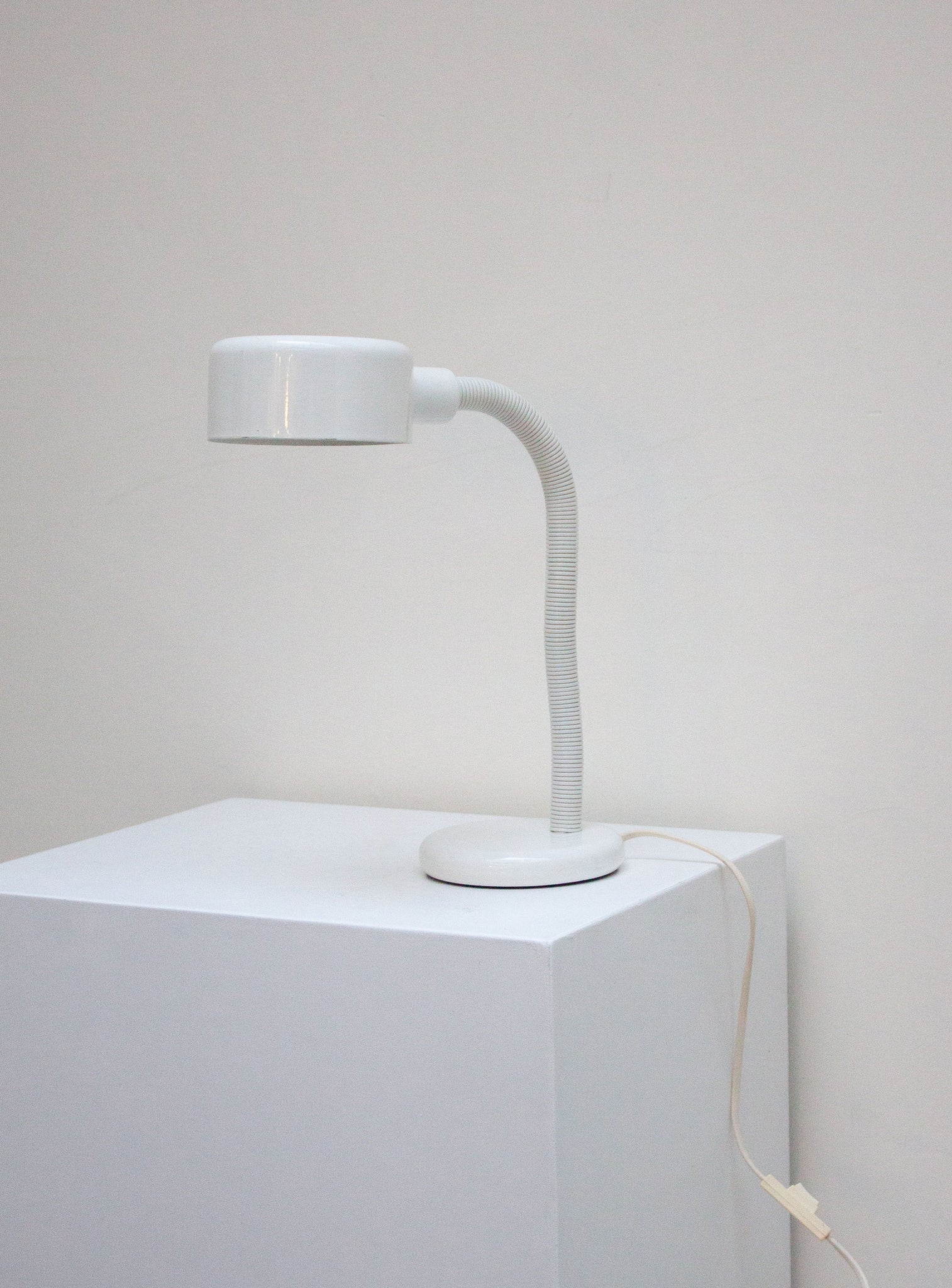 Vintage Metal Desk Lamp (White)