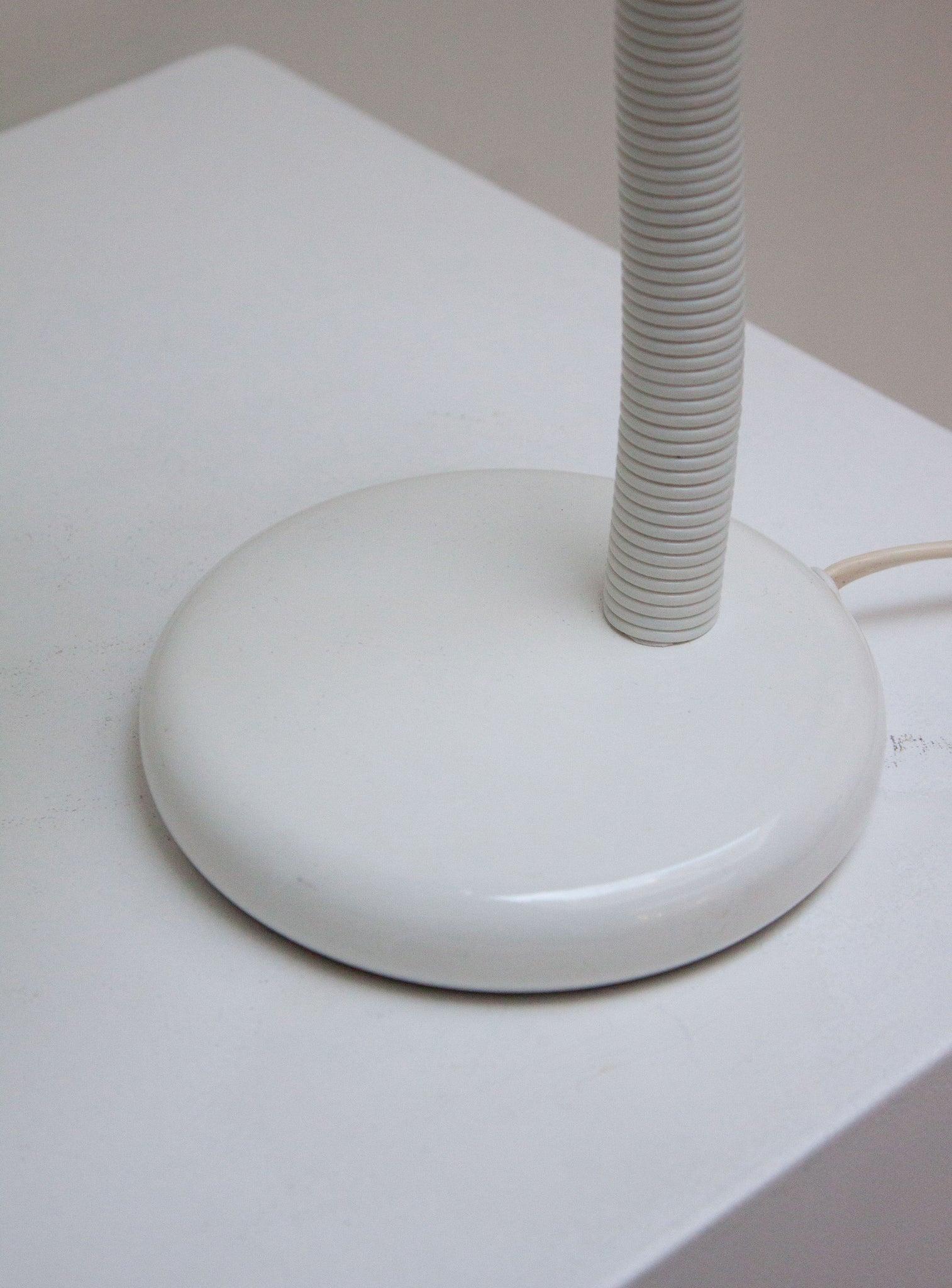 Vintage Metal Desk Lamp (White)
