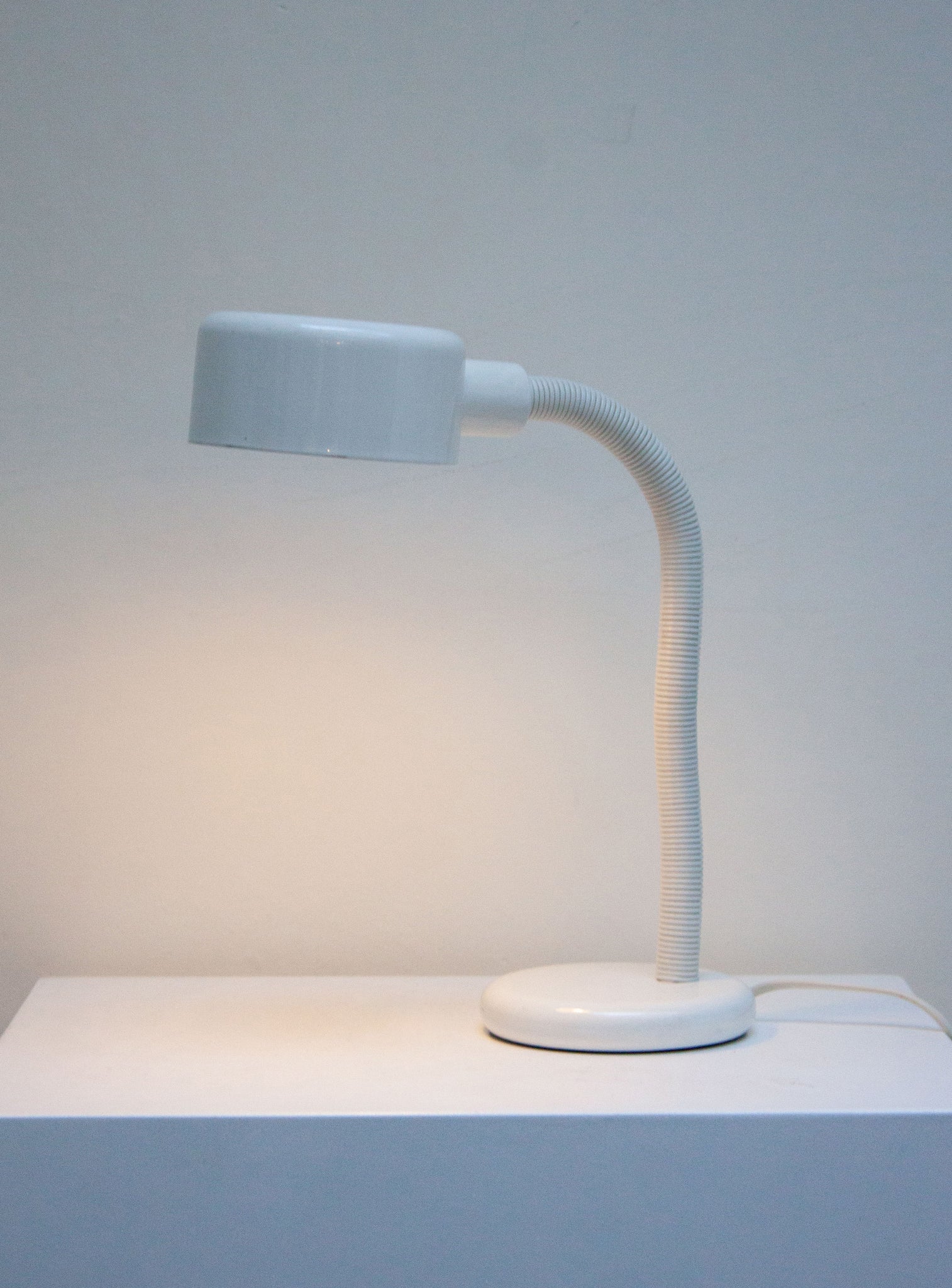 Vintage Metal Desk Lamp (White)